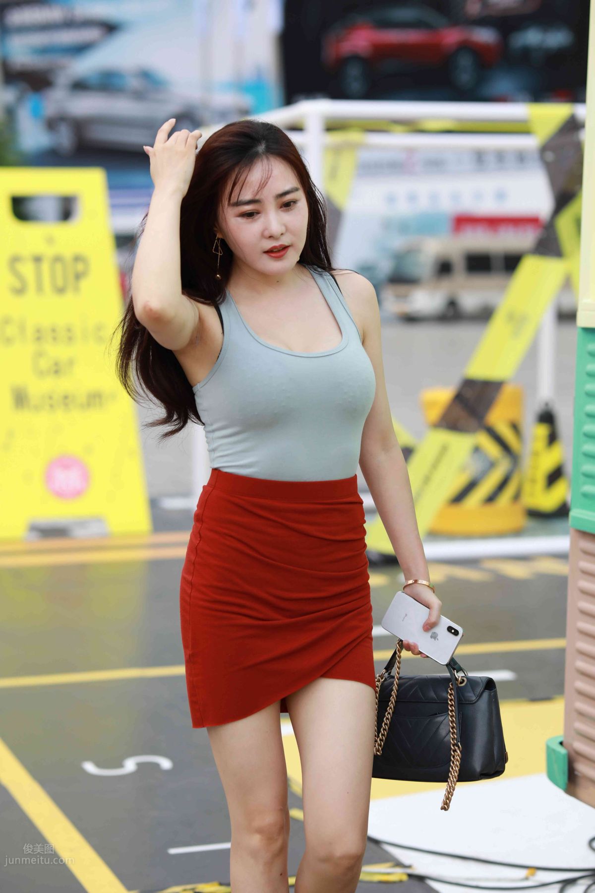 [Mojing Street] 011 Street Snap Girl in Red Skirt photo 17