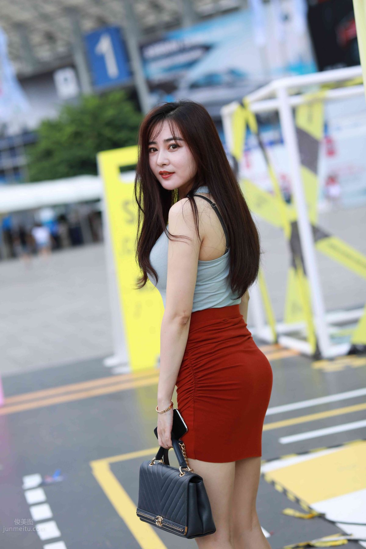 [Mojing Street] 011 Street Snap Girl in Red Skirt photo 20
