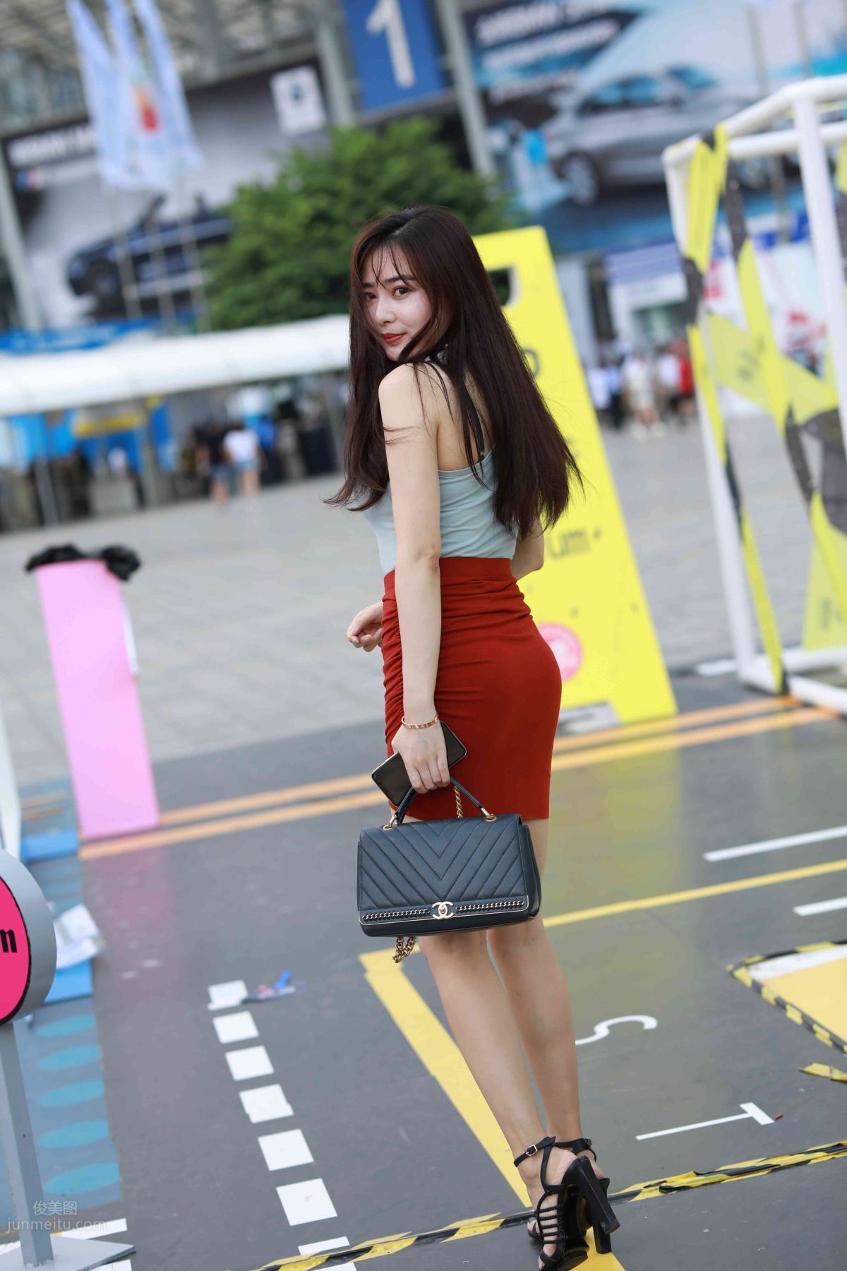 [Mojing Street] 011 Street Snap Girl in Red Skirt photo 26