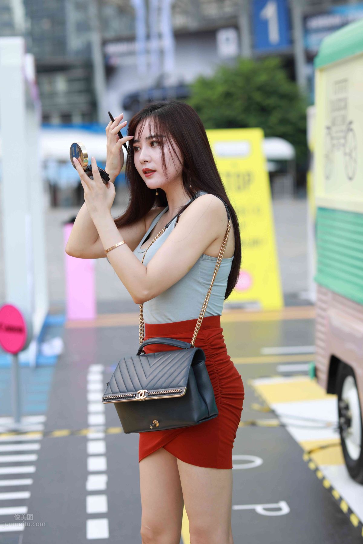 [Mojing Street] 011 Street Snap Girl in Red Skirt photo 35
