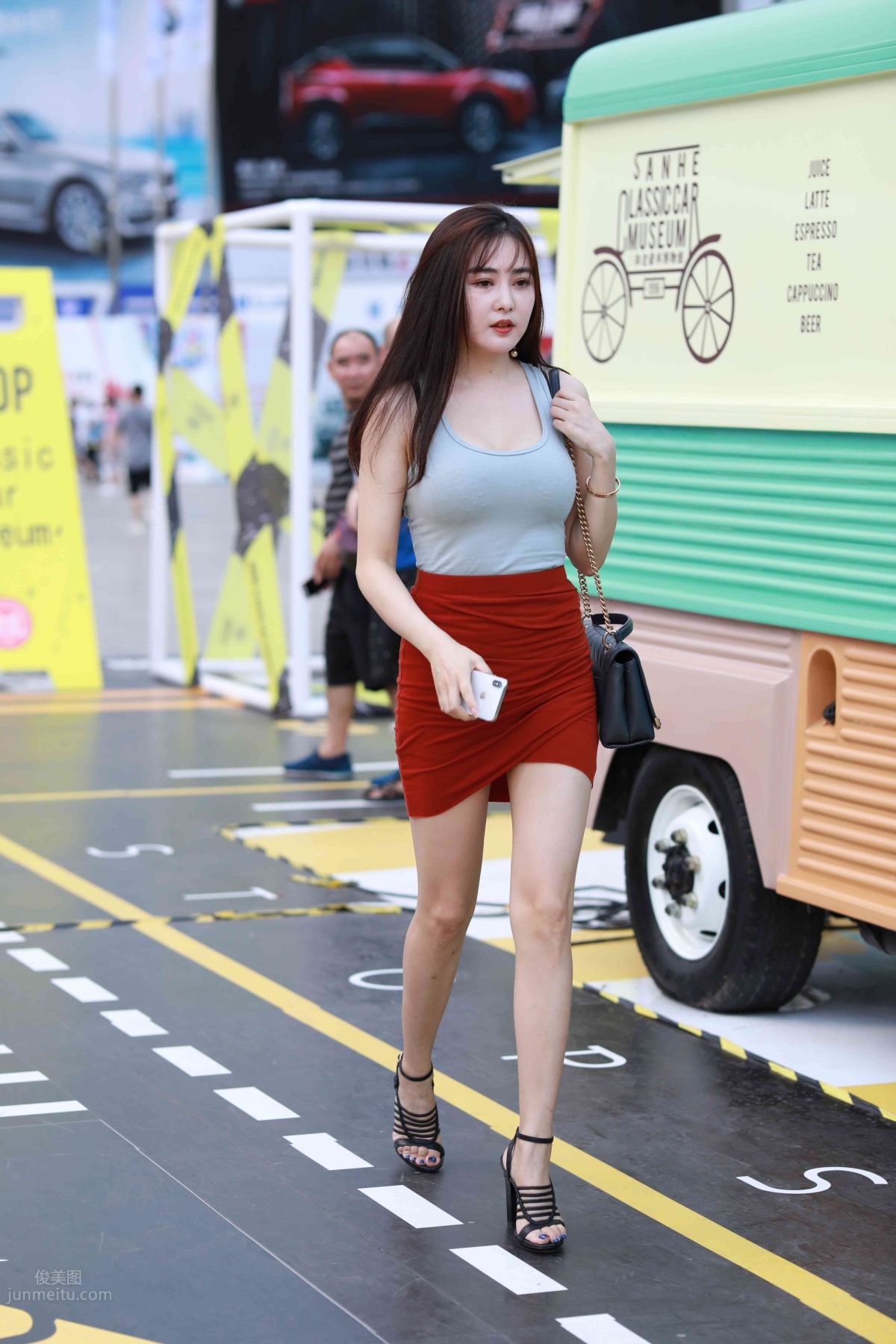 [Mojing Street] 011 Street Snap Girl in Red Skirt photo 60
