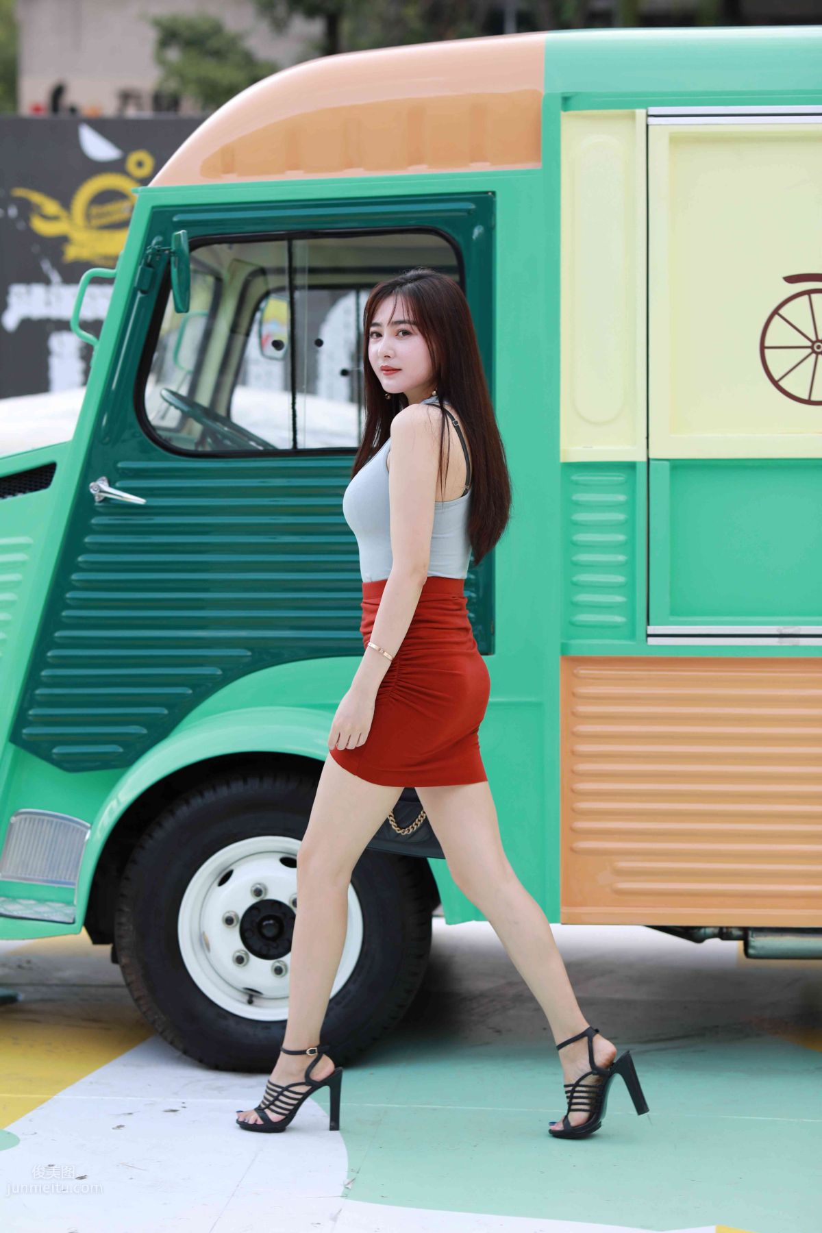[Mojing Street] 011 Street Snap Girl in Red Skirt photo 79