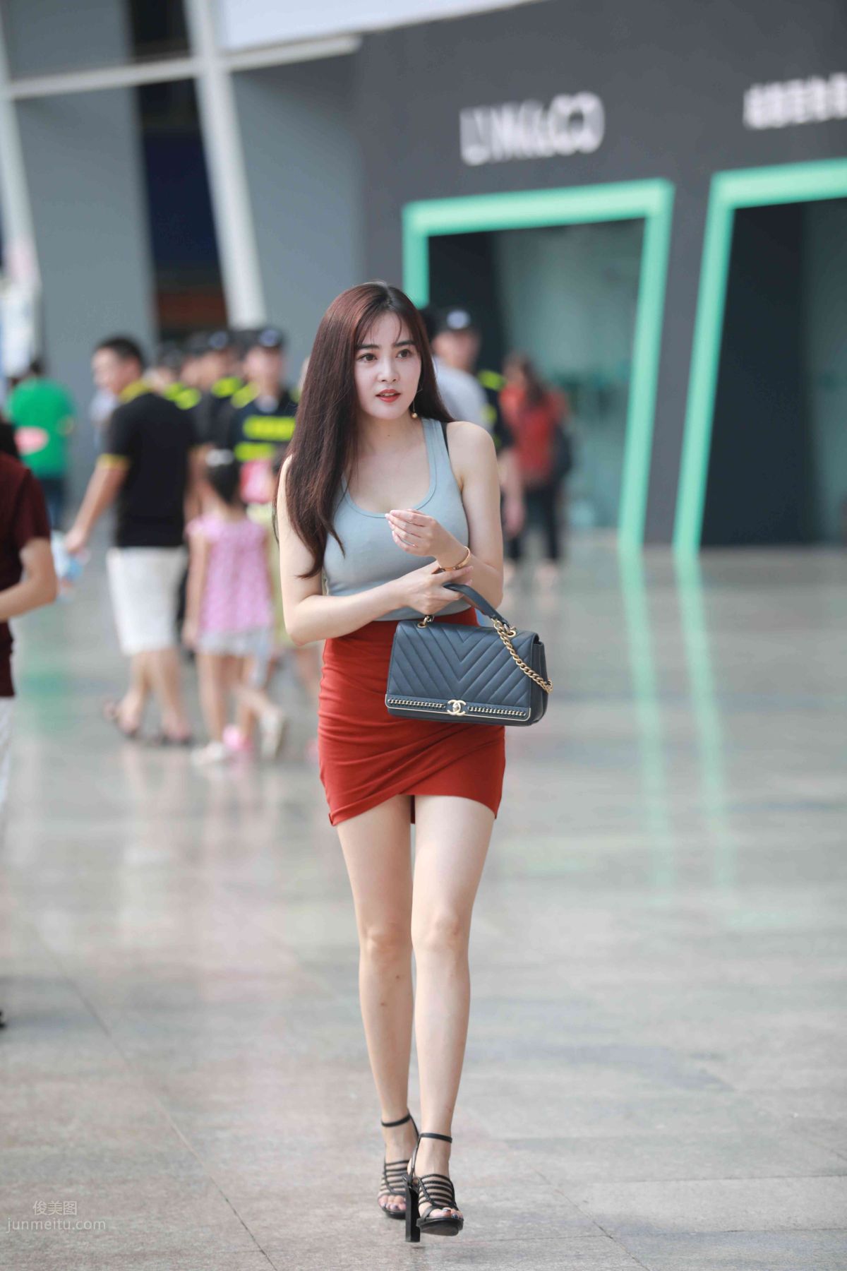 [Mojing Street] 011 Street Snap Girl in Red Skirt photo 94