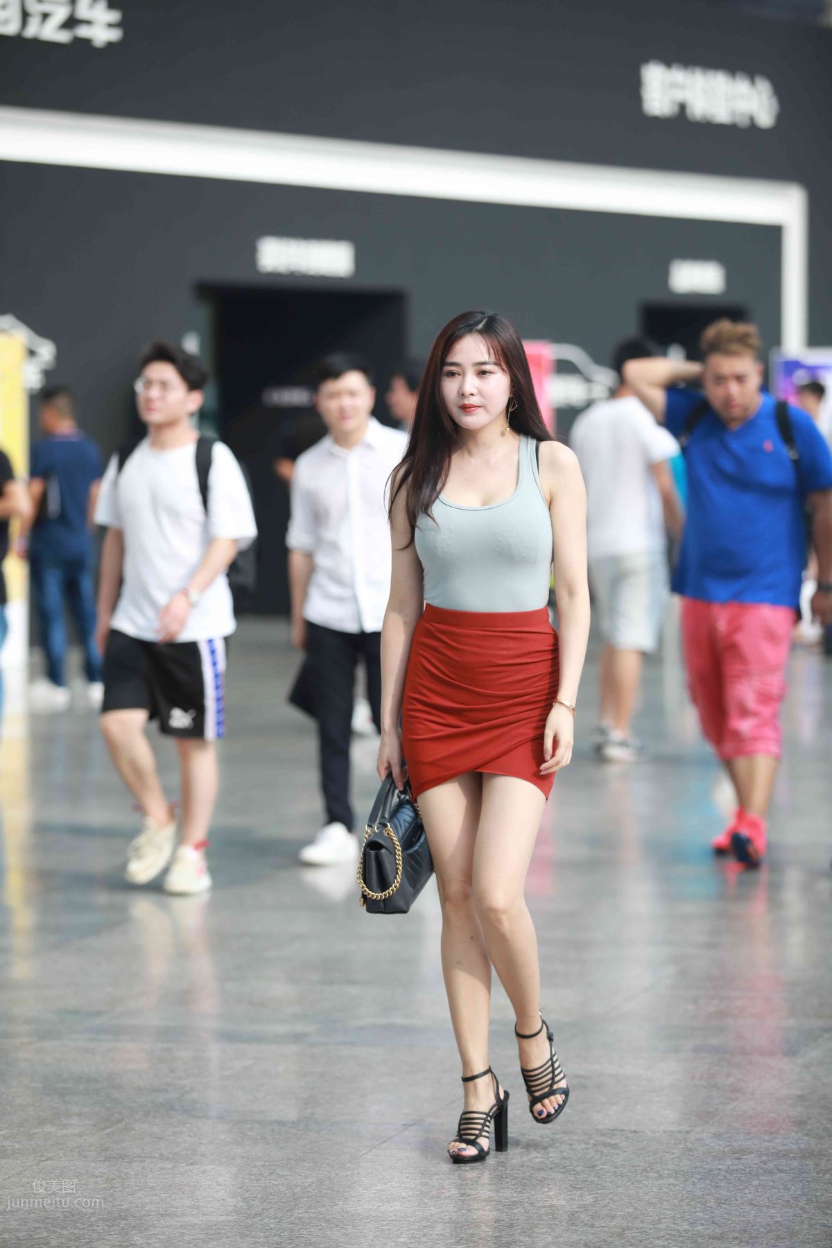 [Mojing Street] 011 Street Snap Girl in Red Skirt photo 99