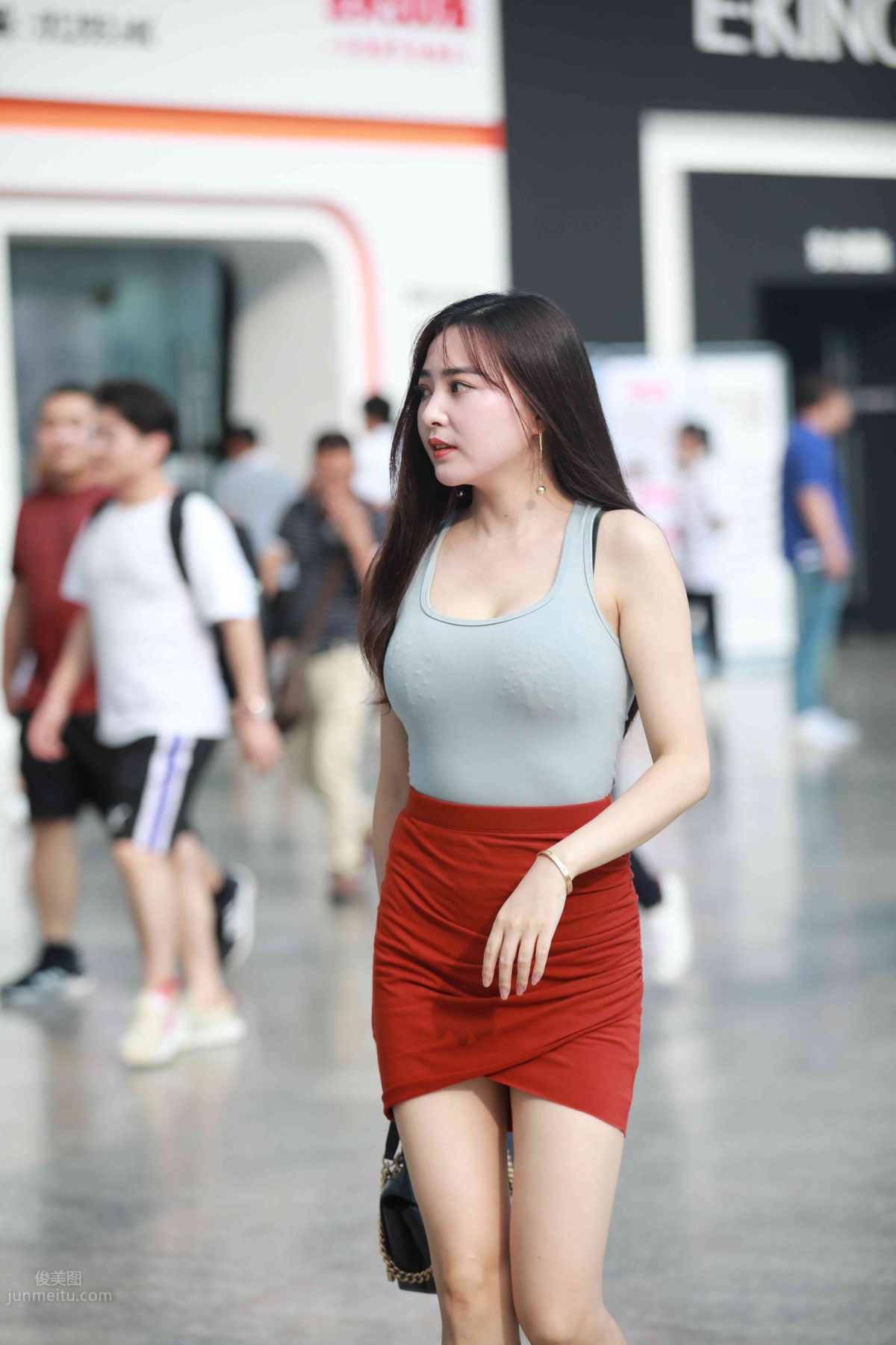 [Mojing Street] 011 Street Snap Girl in Red Skirt photo 101