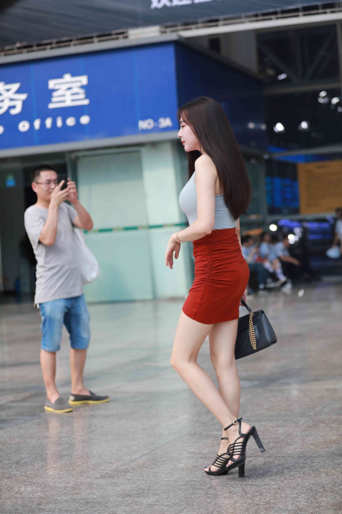 [Mojing Street] 011 Street Snap Girl in Red Skirt photo 103
