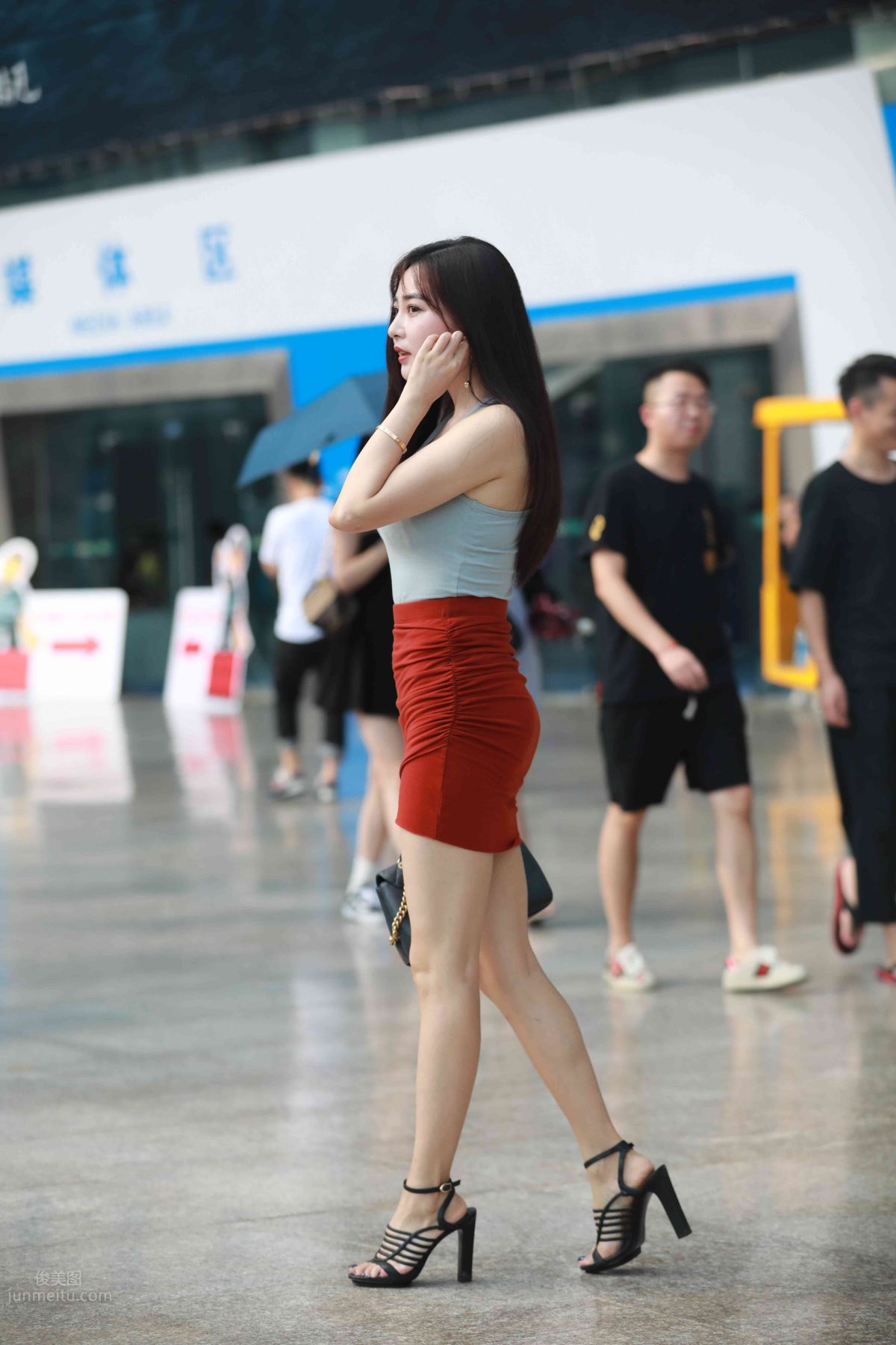 [Mojing Street] 011 Street Snap Girl in Red Skirt photo 105
