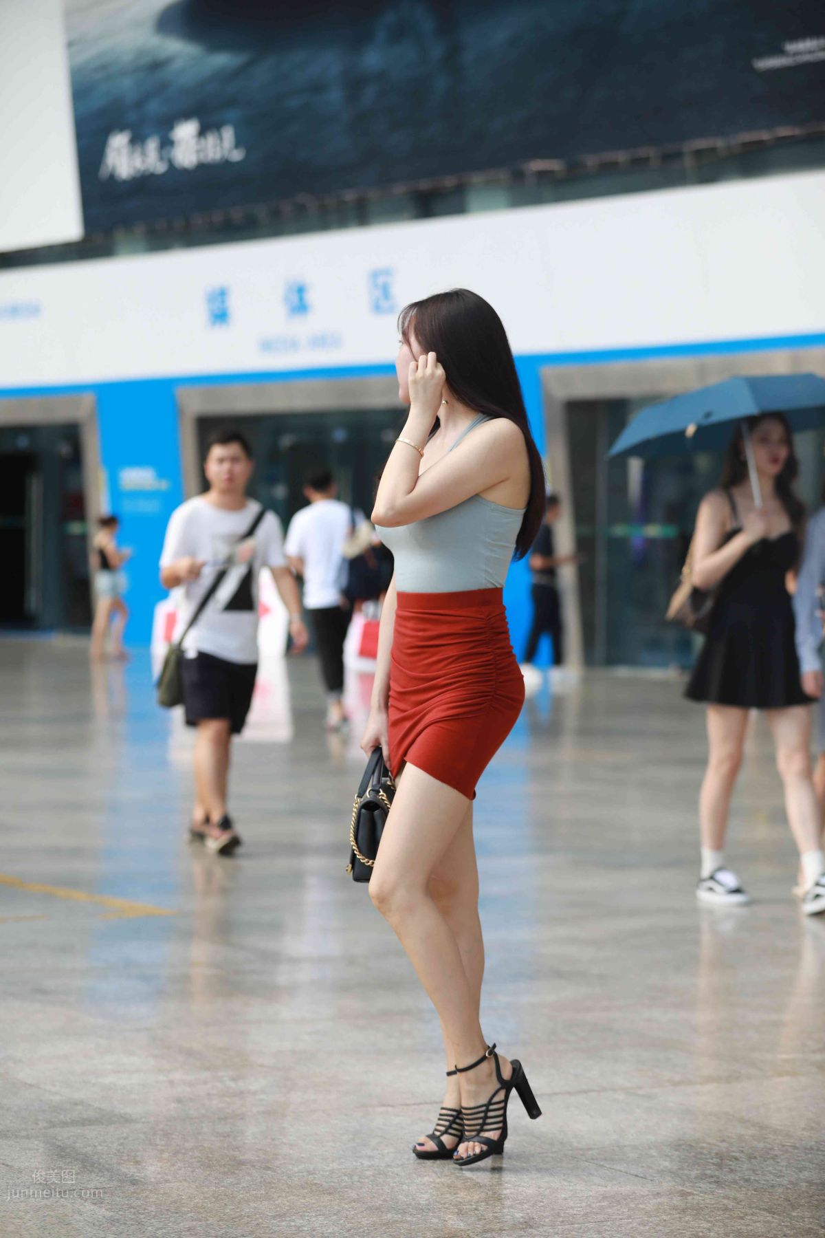 [Mojing Street] 011 Street Snap Girl in Red Skirt photo 106