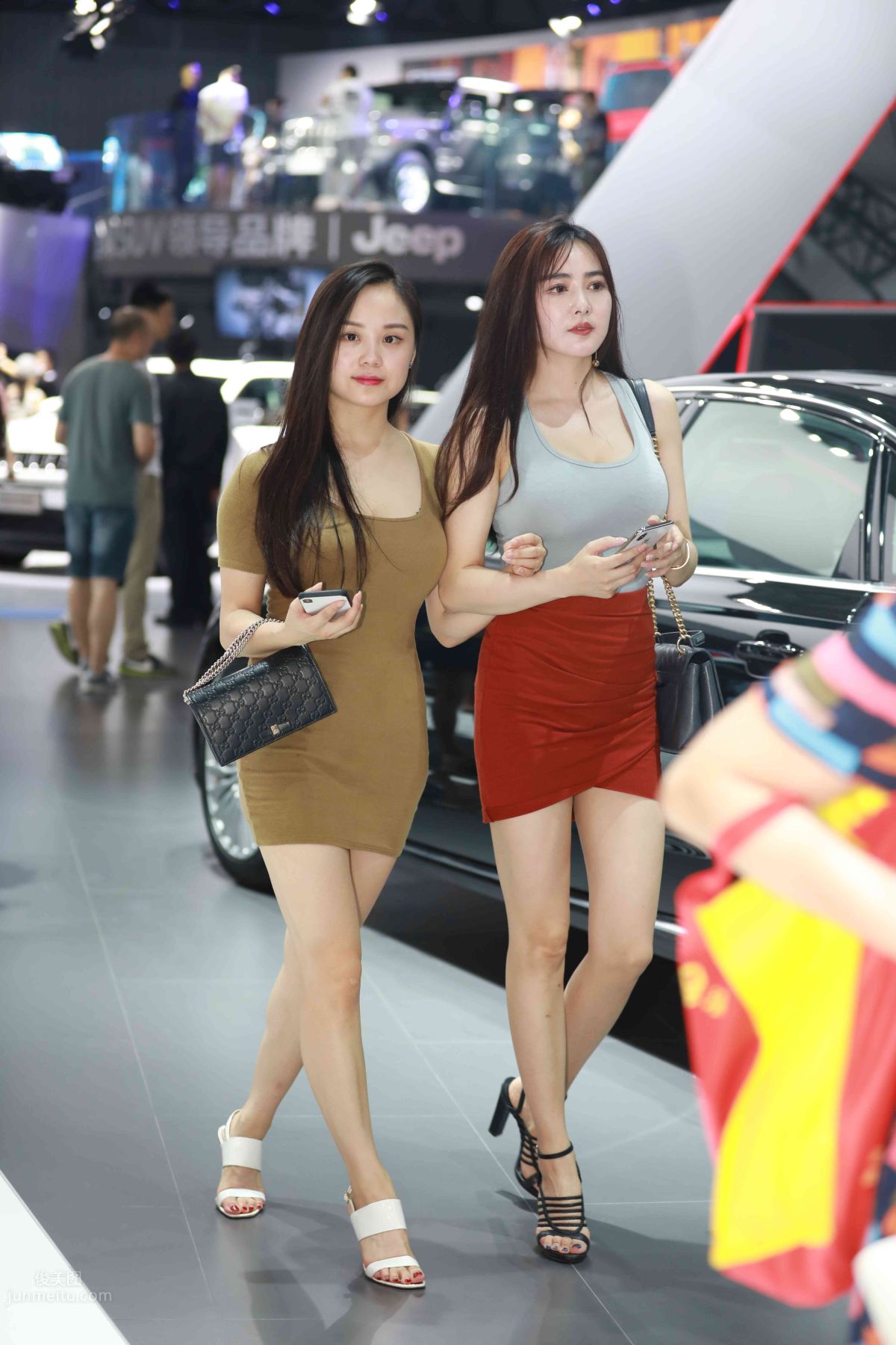 [Mojing Street] 011 Street Snap Girl in Red Skirt photo 115