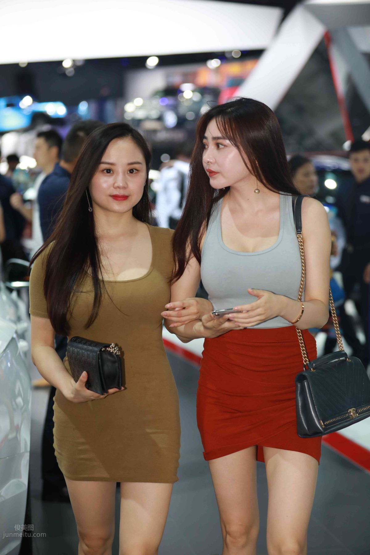 [Mojing Street] 011 Street Snap Girl in Red Skirt photo 121