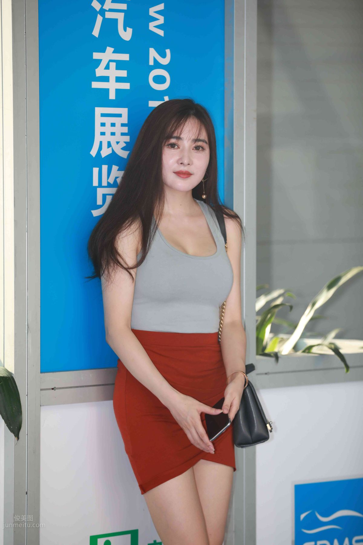 [Mojing Street] 011 Street Snap Girl in Red Skirt photo 132