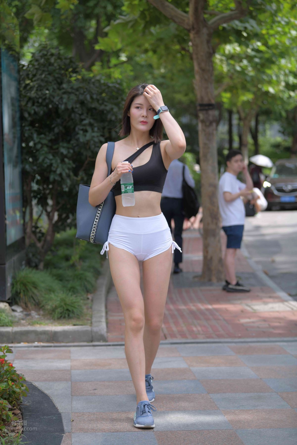 [魔鏡街拍] 033 街拍清晨健身女神 6