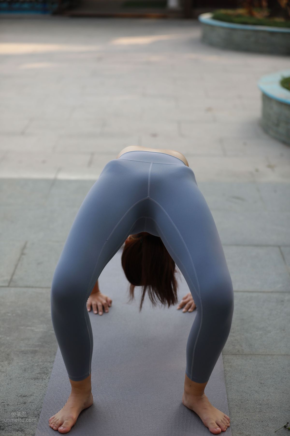 [Mojing Street] 053 Girl in Gray-Blue Yoga Pants photo 149