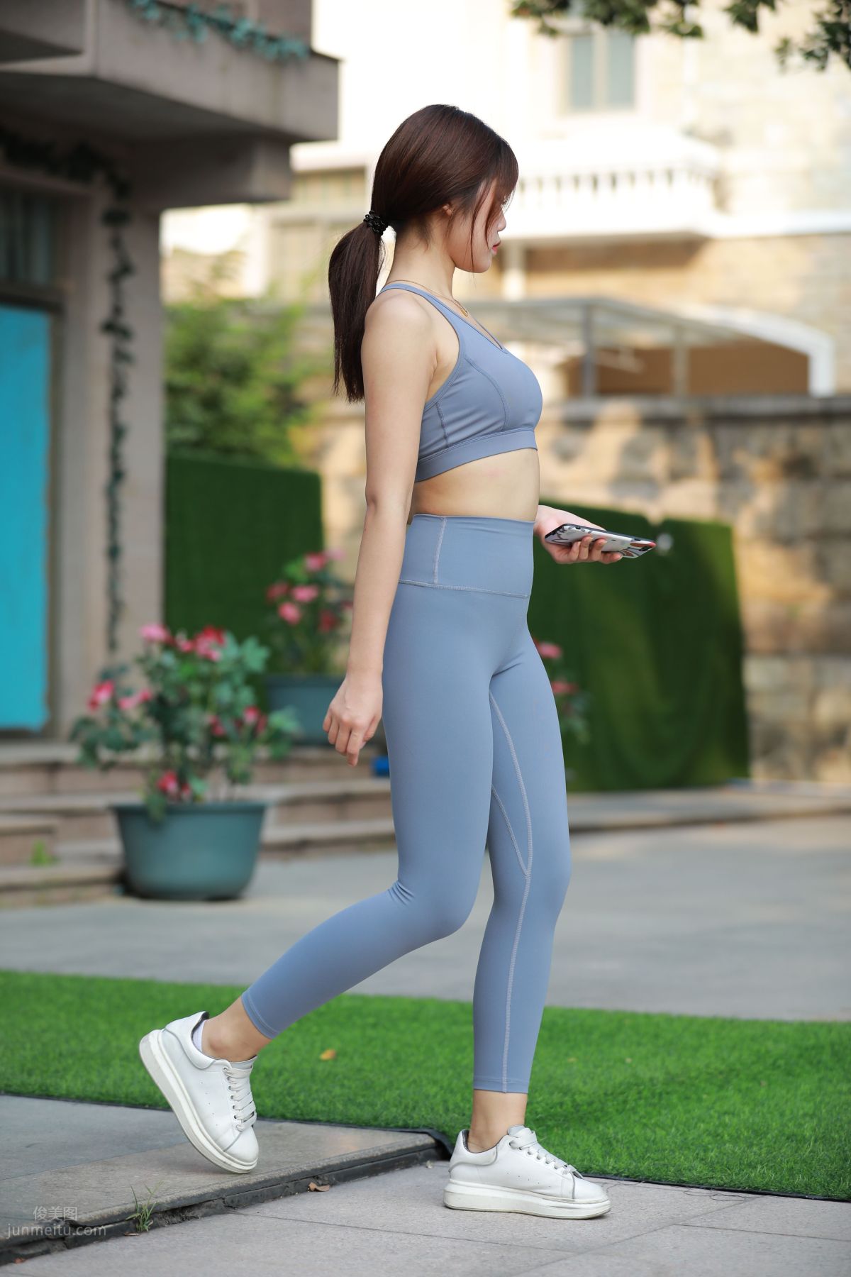 [Mojing Street] 053 Girl in Gray-Blue Yoga Pants photo 222