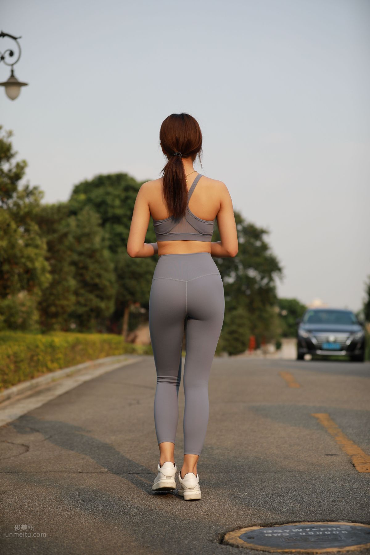 [Mojing Street] 053 Girl in Gray-Blue Yoga Pants photo 343