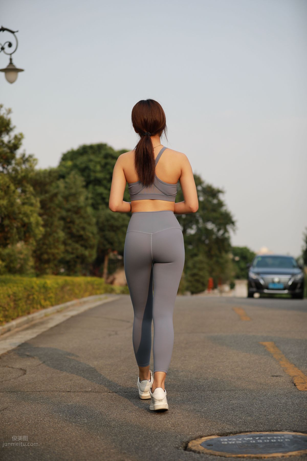 [Mojing Street] 053 Girl in Gray-Blue Yoga Pants photo 344