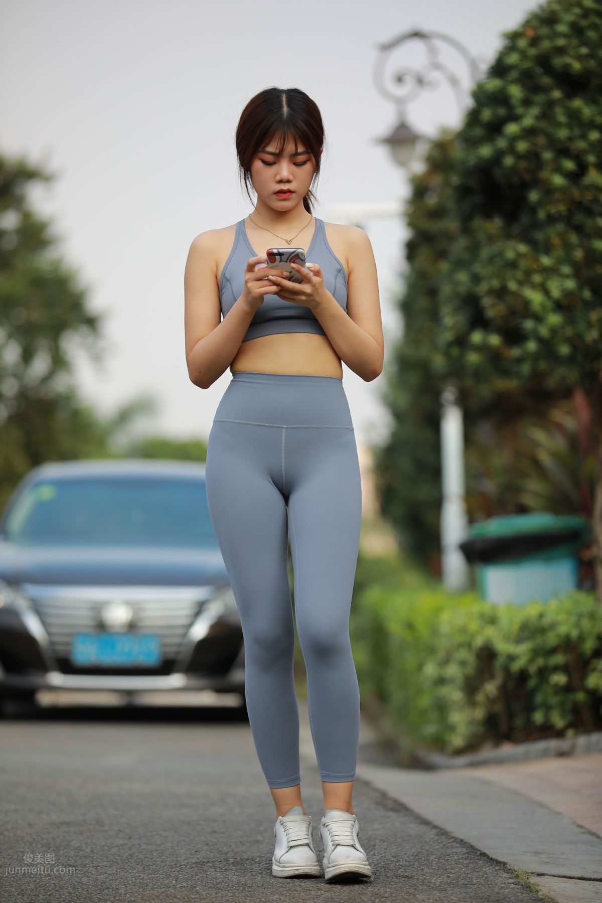 [Mojing Street] 053 Girl in Gray-Blue Yoga Pants photo 365