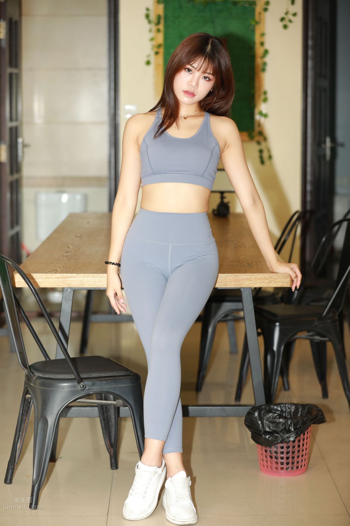[Mojing Street] 053 Girl in Gray-Blue Yoga Pants photo 491