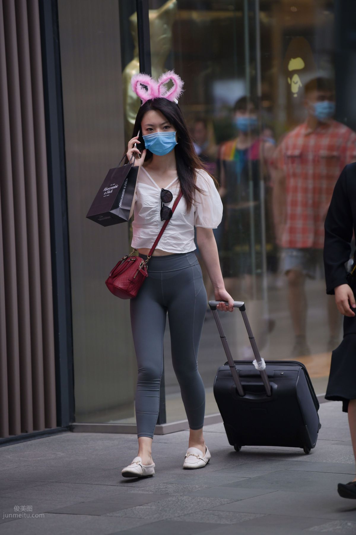 [Mojing Street] 054 Street Snap Girl in Tight Pants photo 4