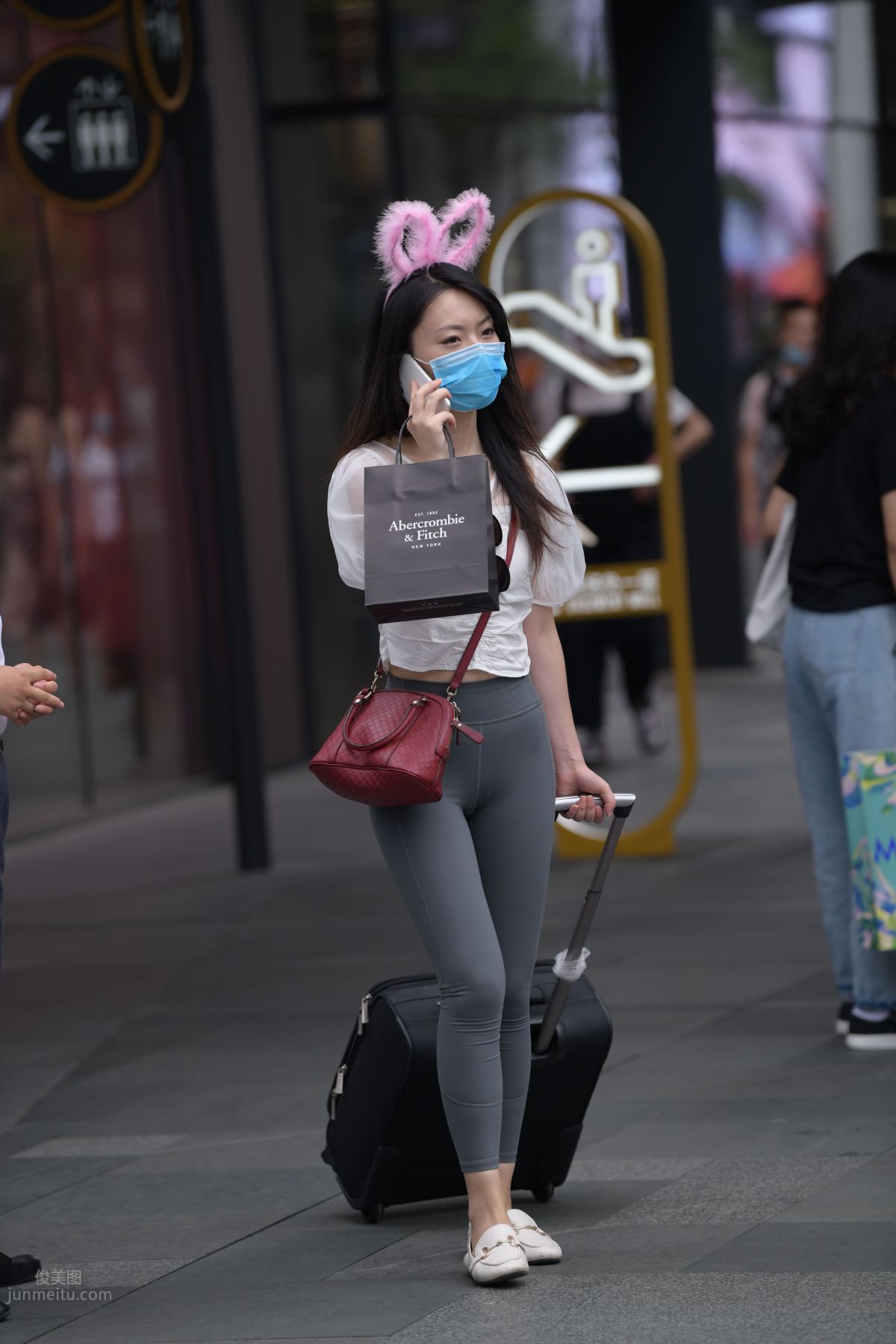 [Mojing Street] 054 Street Snap Girl in Tight Pants photo 8