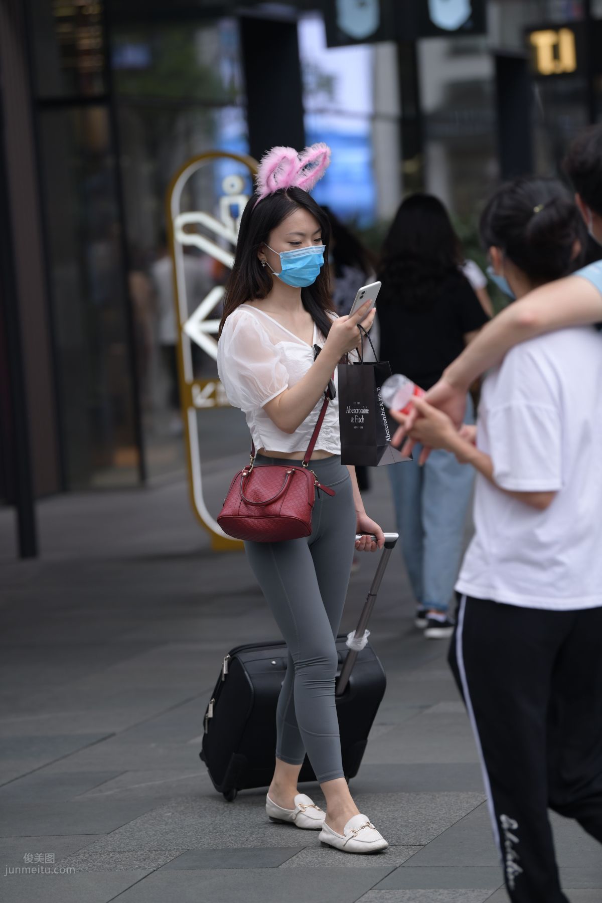 [Mojing Street] 054 Street Snap Girl in Tight Pants photo 13