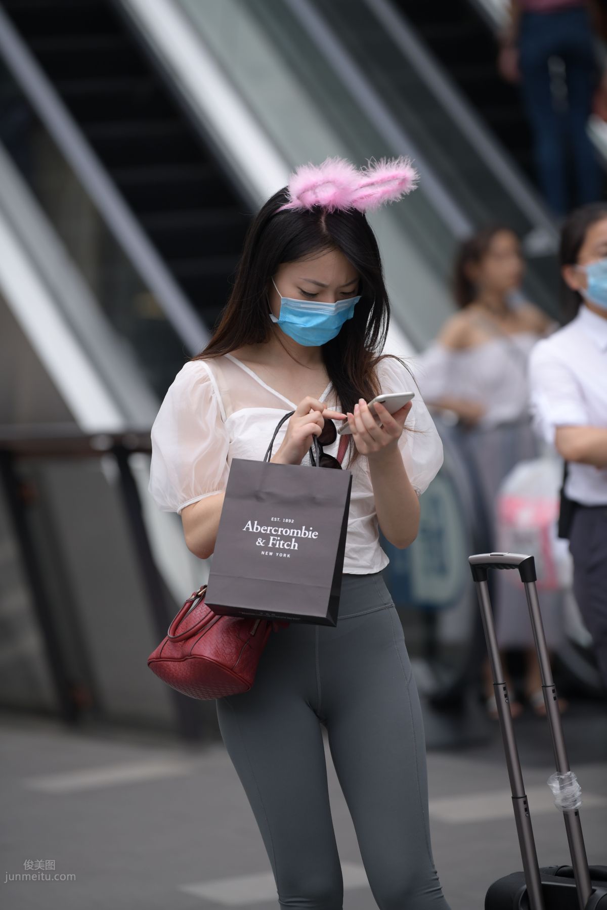[Mojing Street] 054 Street Snap Girl in Tight Pants photo 19