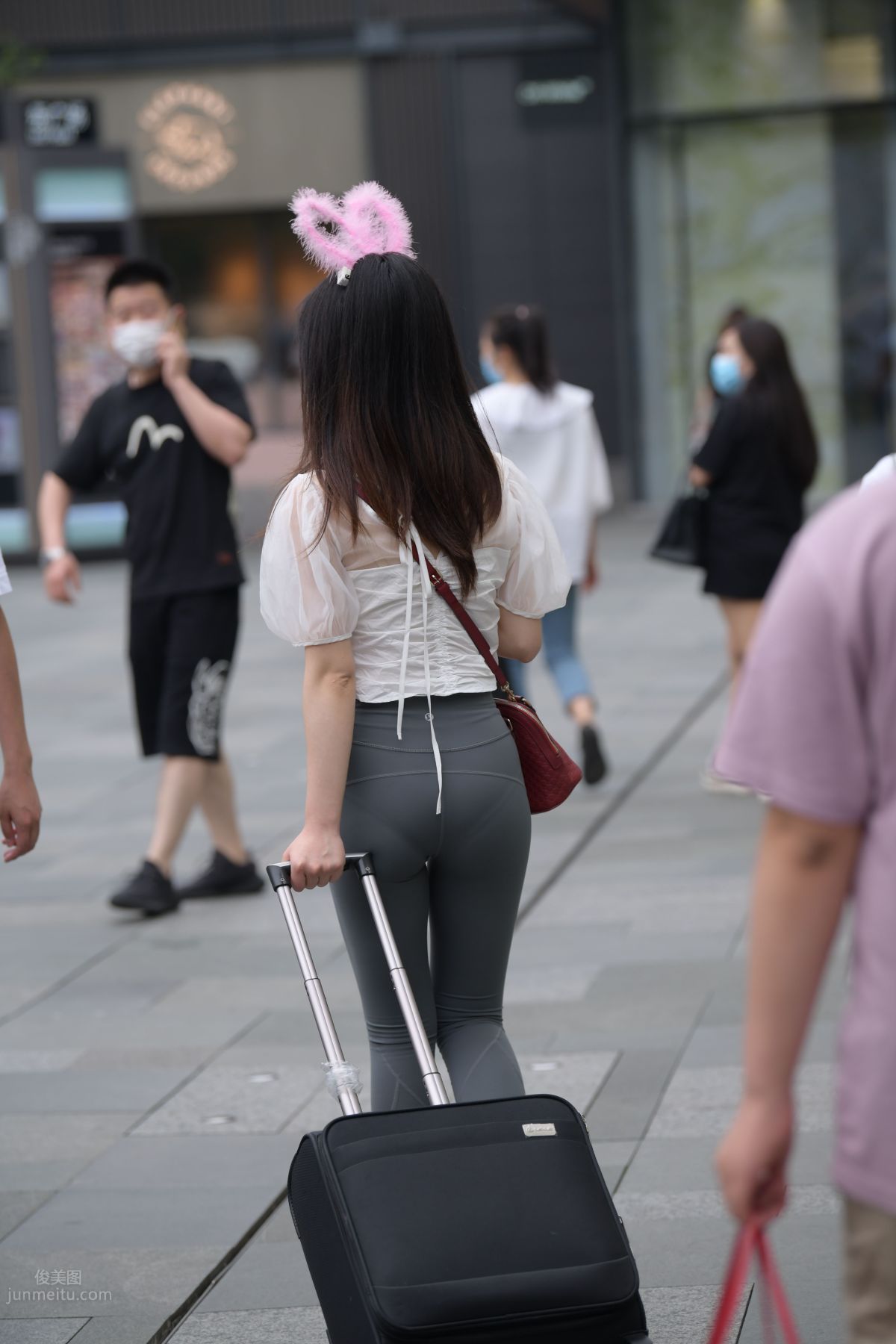 [Mojing Street] 054 Street Snap Girl in Tight Pants photo 24
