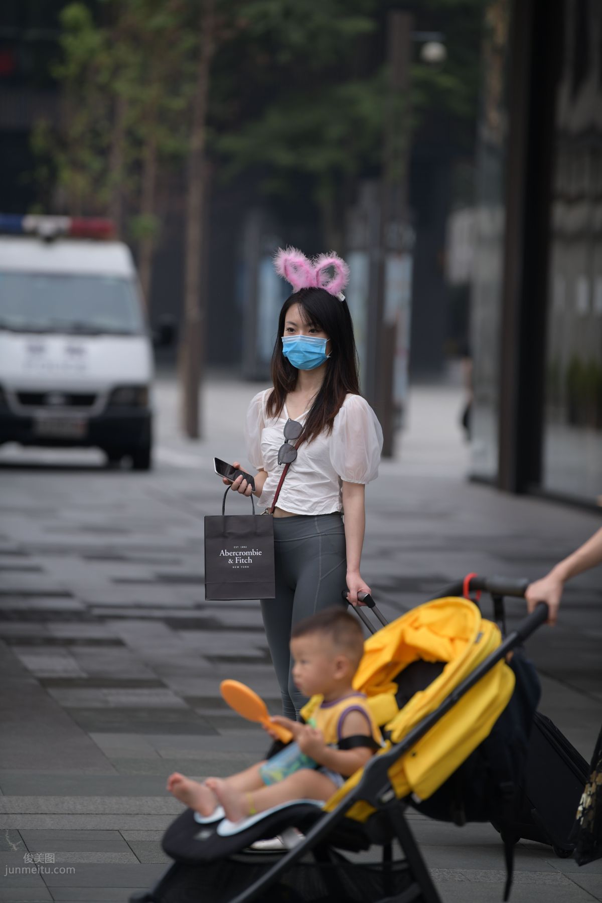 [Mojing Street] 054 Street Snap Girl in Tight Pants photo 70