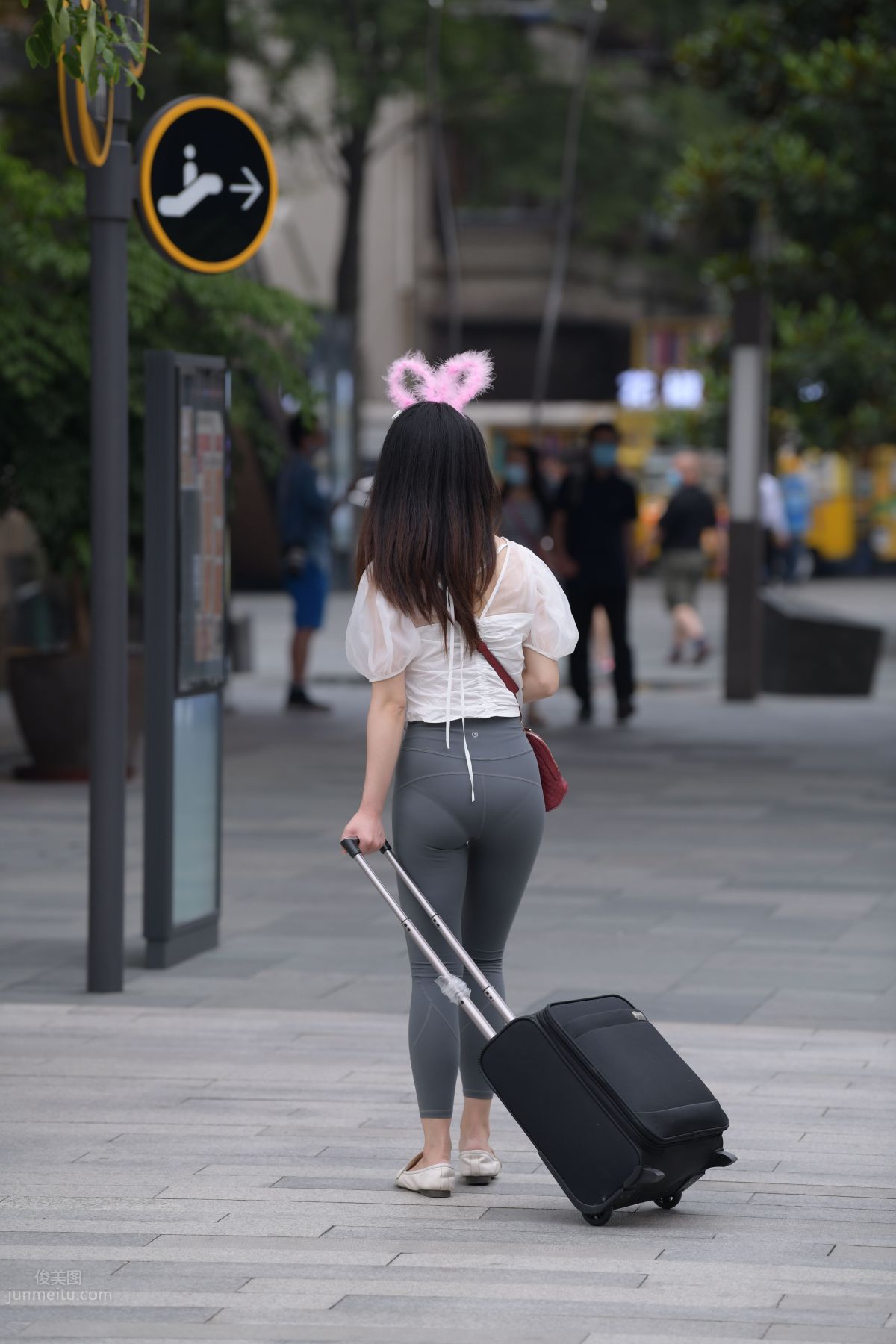 [Mojing Street] 054 Street Snap Girl in Tight Pants photo 139