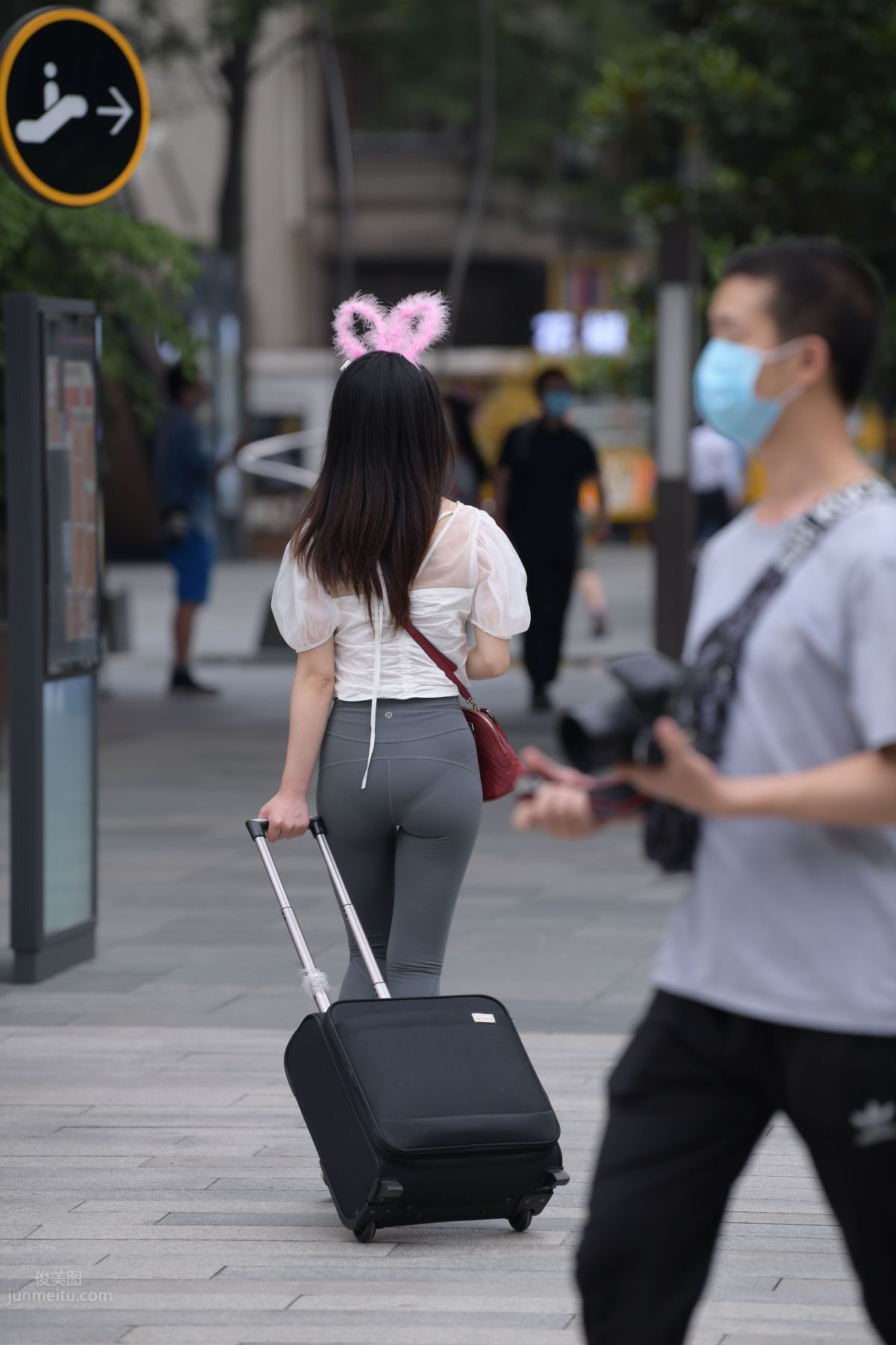 [Mojing Street] 054 Street Snap Girl in Tight Pants photo 140