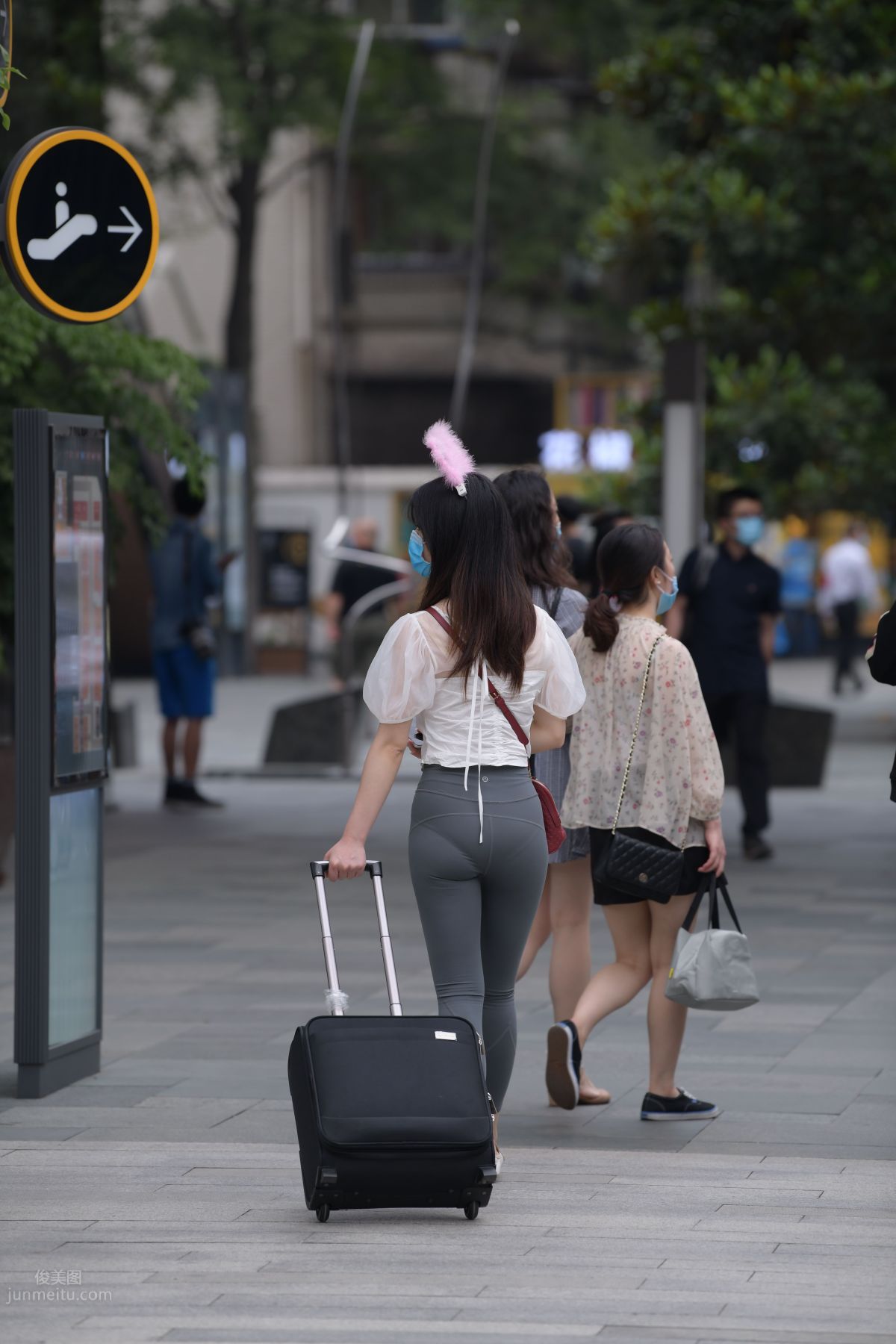 [Mojing Street] 054 Street Snap Girl in Tight Pants photo 149