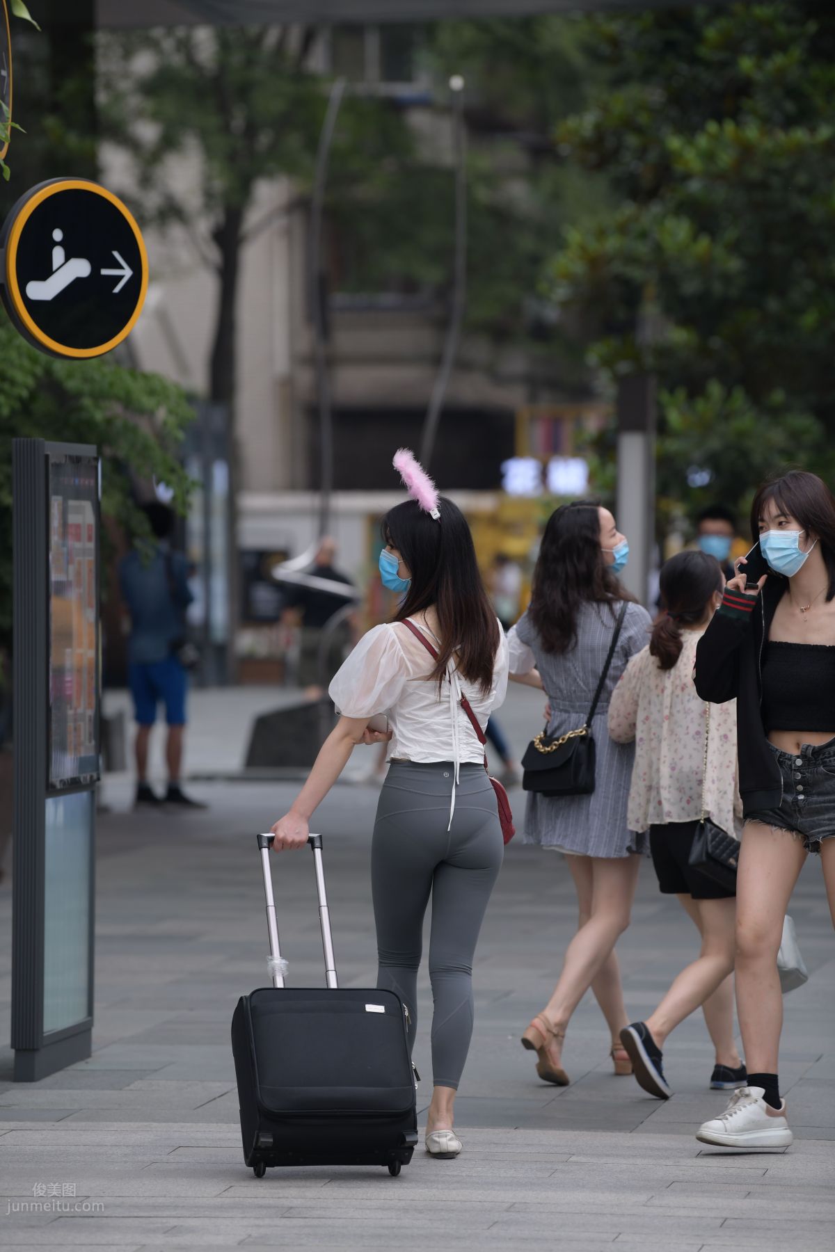 [Mojing Street] 054 Street Snap Girl in Tight Pants photo 151
