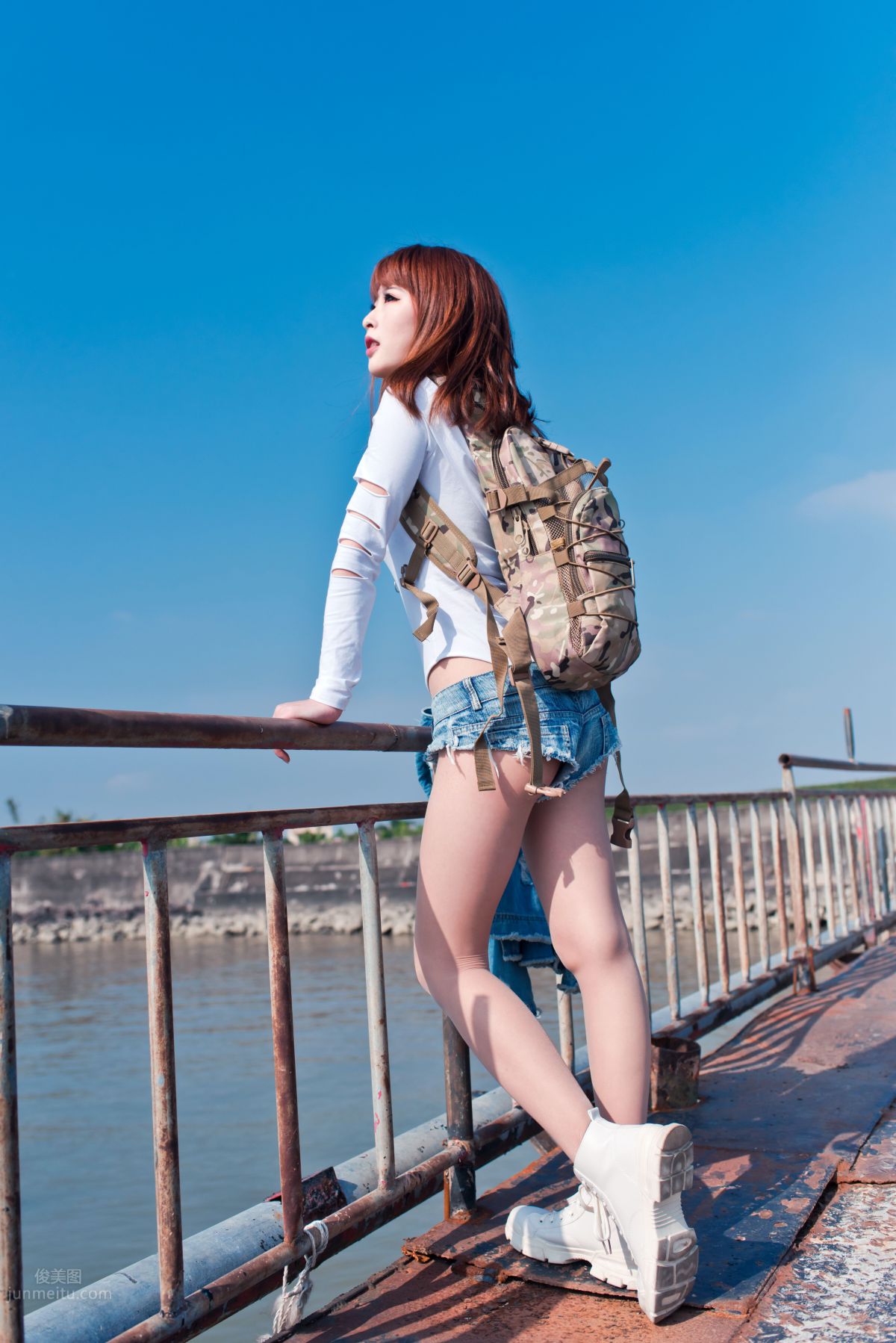 [Mojing Street] 055 Seagull Island Flesh-Colored Stockings and Denim Street Snap photo 189
