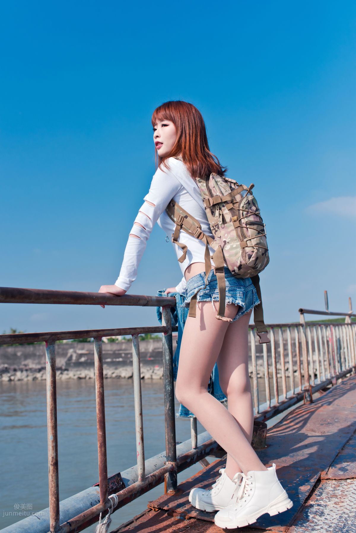 [Mojing Street] 055 Seagull Island Flesh-Colored Stockings and Denim Street Snap photo 193
