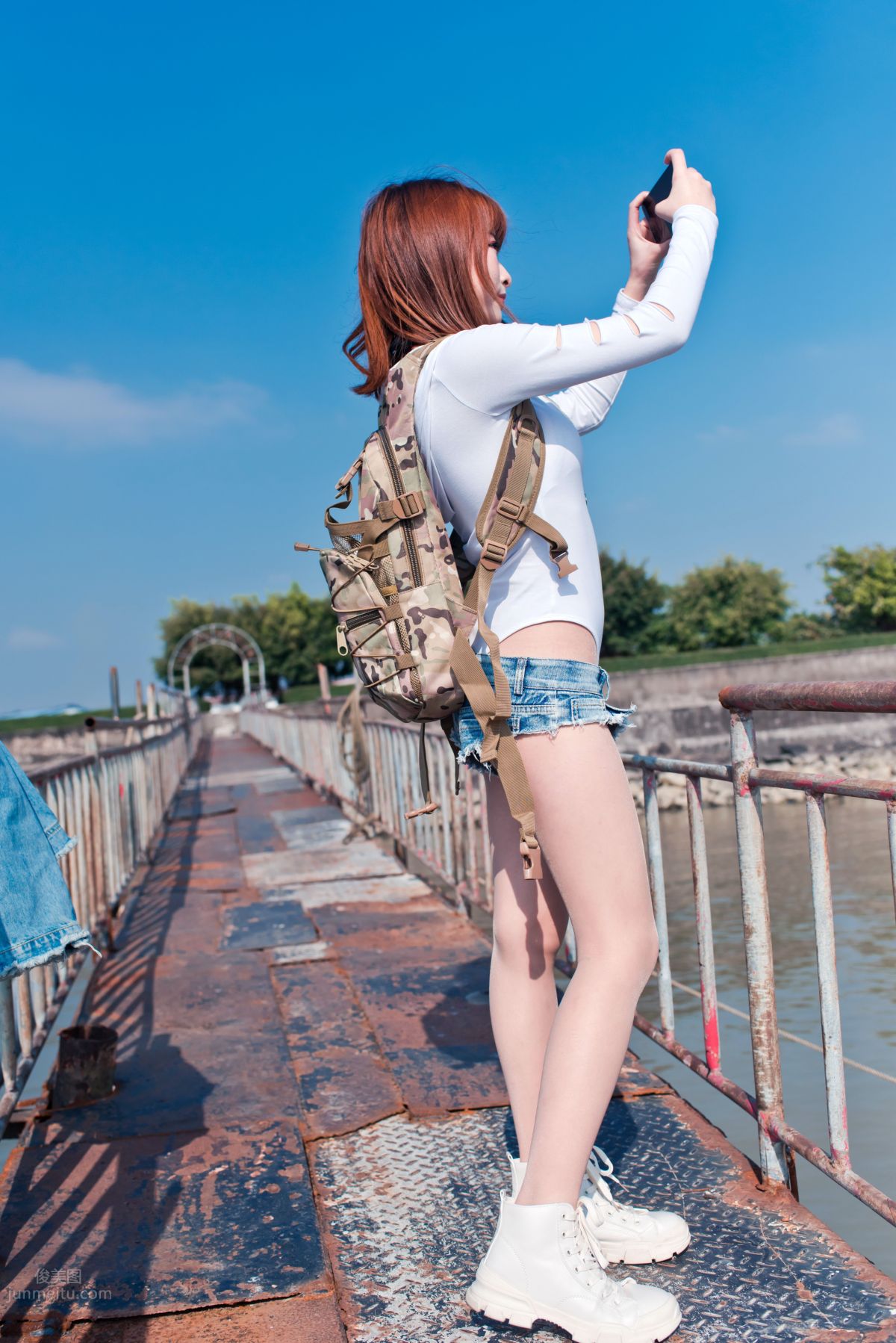 [Mojing Street] 055 Seagull Island Flesh-Colored Stockings and Denim Street Snap photo 226
