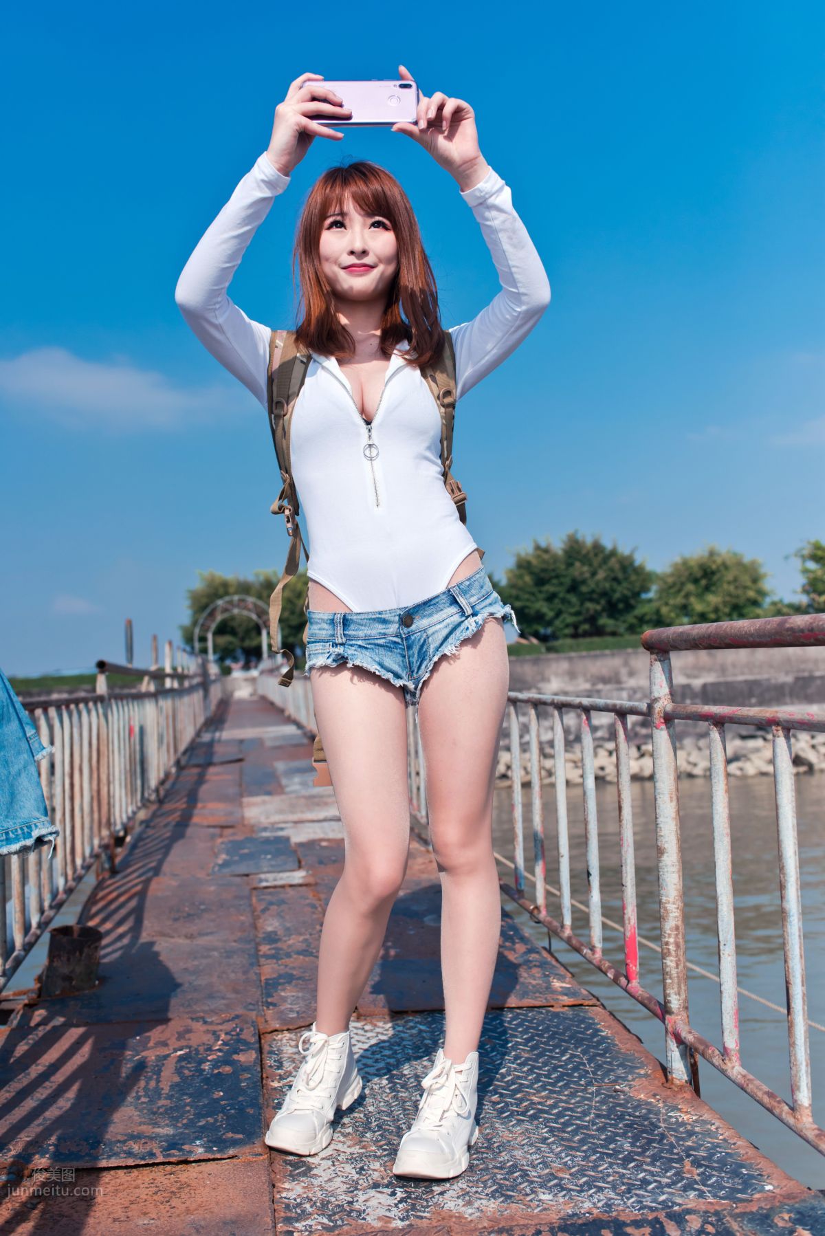[Mojing Street] 055 Seagull Island Flesh-Colored Stockings and Denim Street Snap photo 234