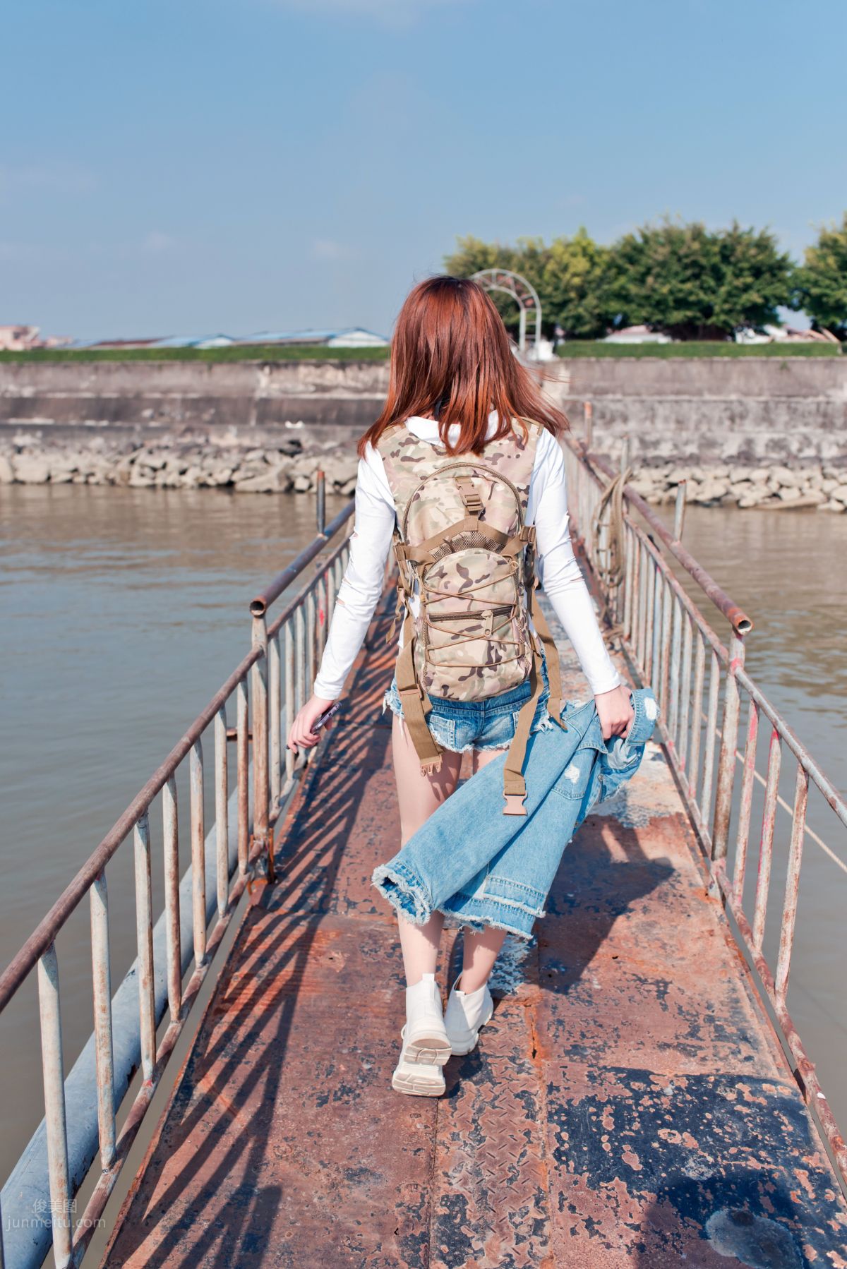 [Mojing Street] 055 Seagull Island Flesh-Colored Stockings and Denim Street Snap photo 246