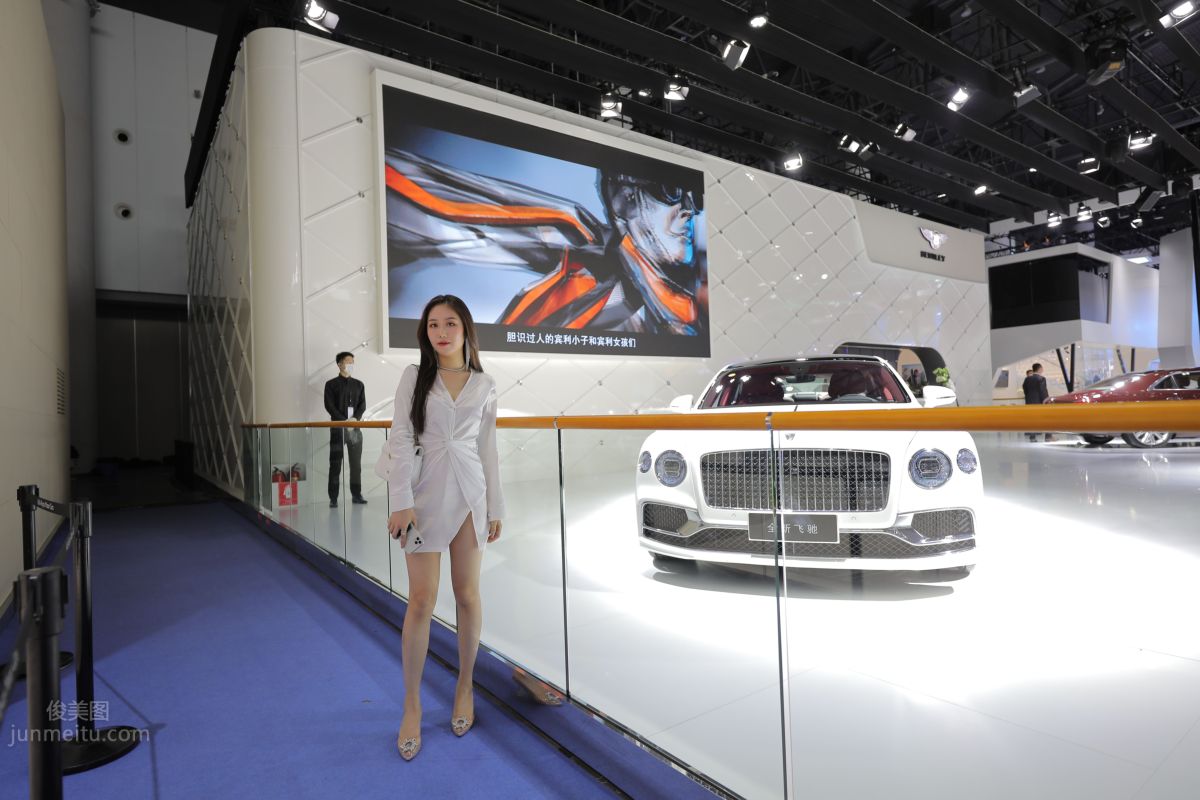 [魔鏡街拍] 056 玲玲街拍作品一個人的車展 55