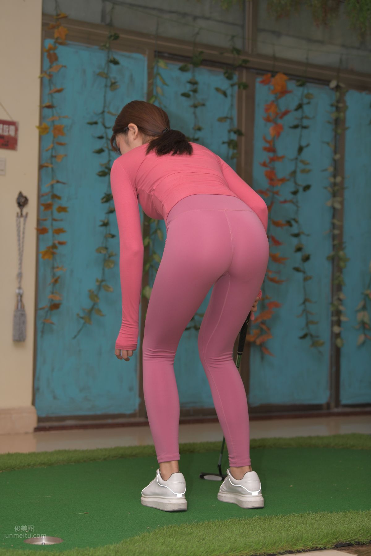 [Mojing Street] 062 Girl in Pink Yoga Pants 2 photo 152