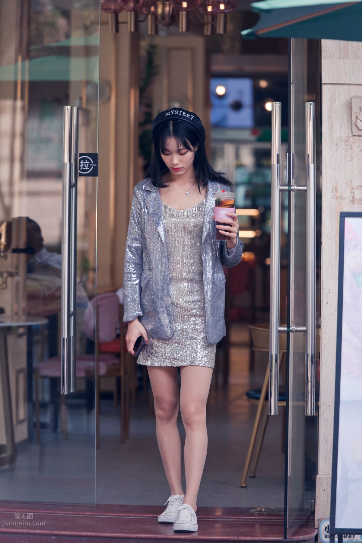 [Mojing Street] 066 Yufeng Street Snap Chatting Up a Sweet Girl in Meat Stockings at Shamian Park, September photo 55