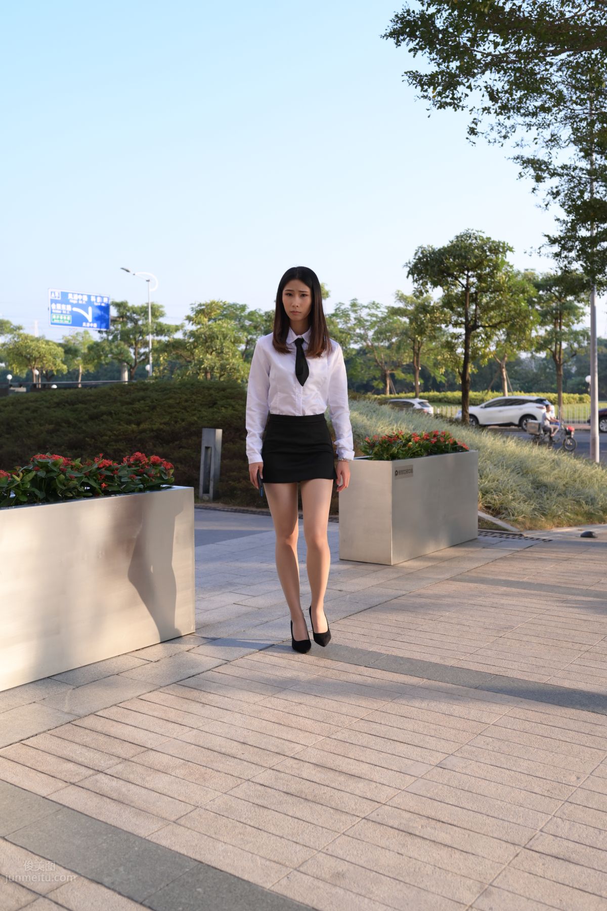 Mojing Street No. 082 photo 1