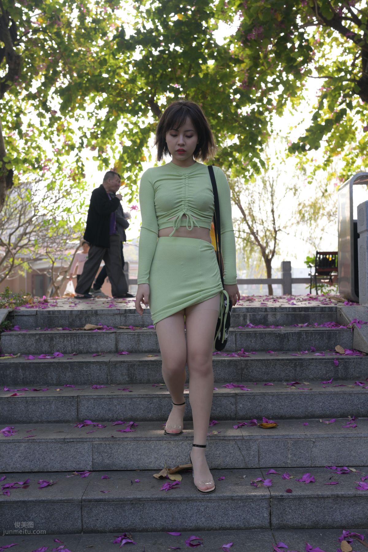 [Mojing Street] 083 SM_0007 Cheng Sheng Street Snap, Chubby Beauty in Flesh-Colored Stockings, Sexy Close-Up of Her Feet photo 112