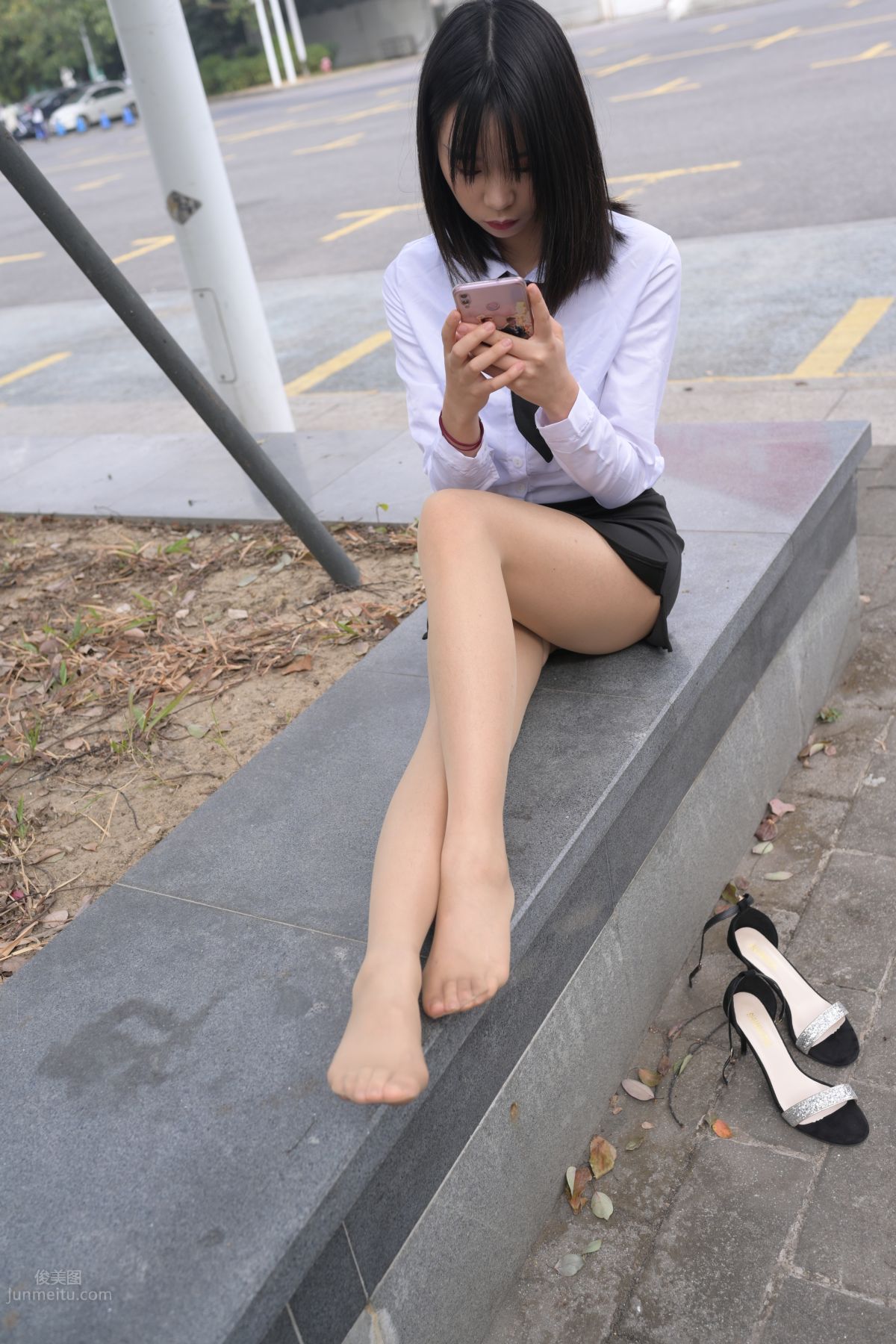 [魔鏡街拍] 084 程生街拍-商城推銷美女長腿肉絲制服 210
