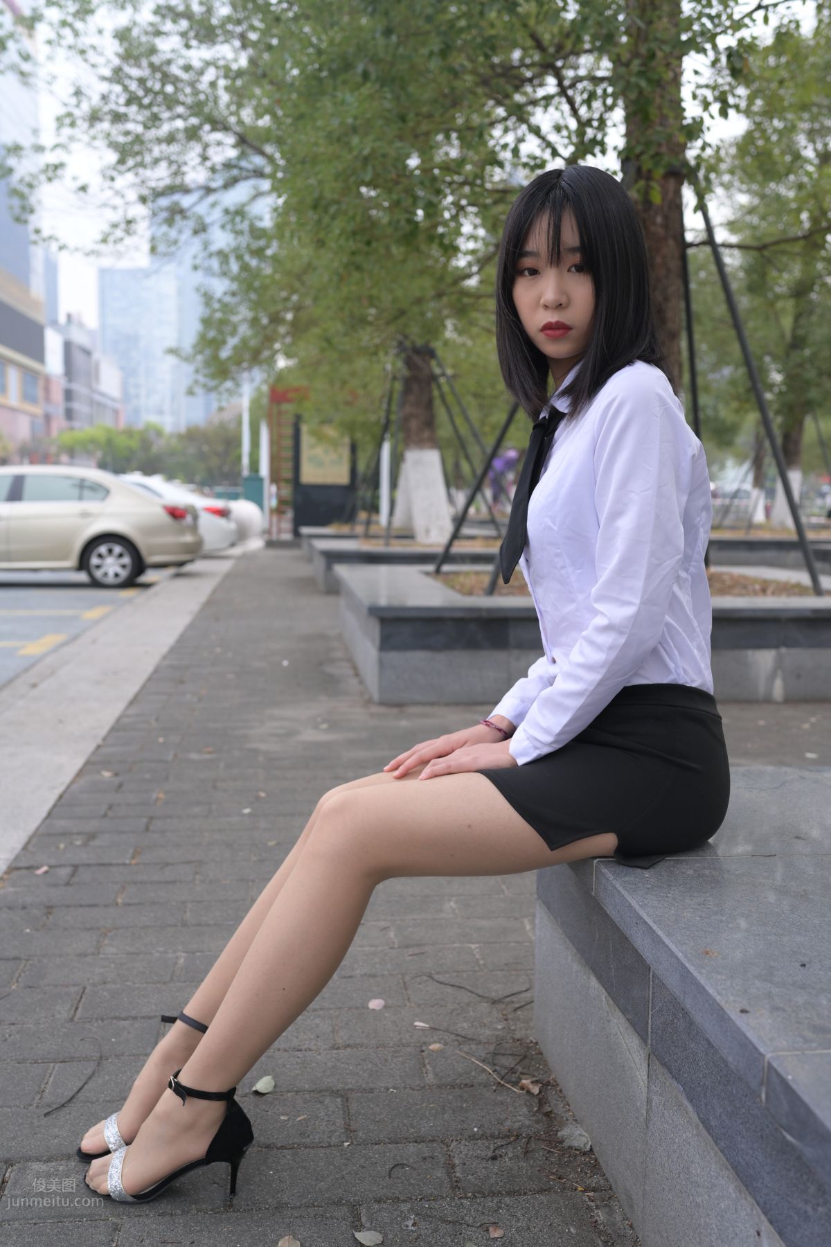 [魔鏡街拍] 084 程生街拍-商城推銷美女長腿肉絲制服 133
