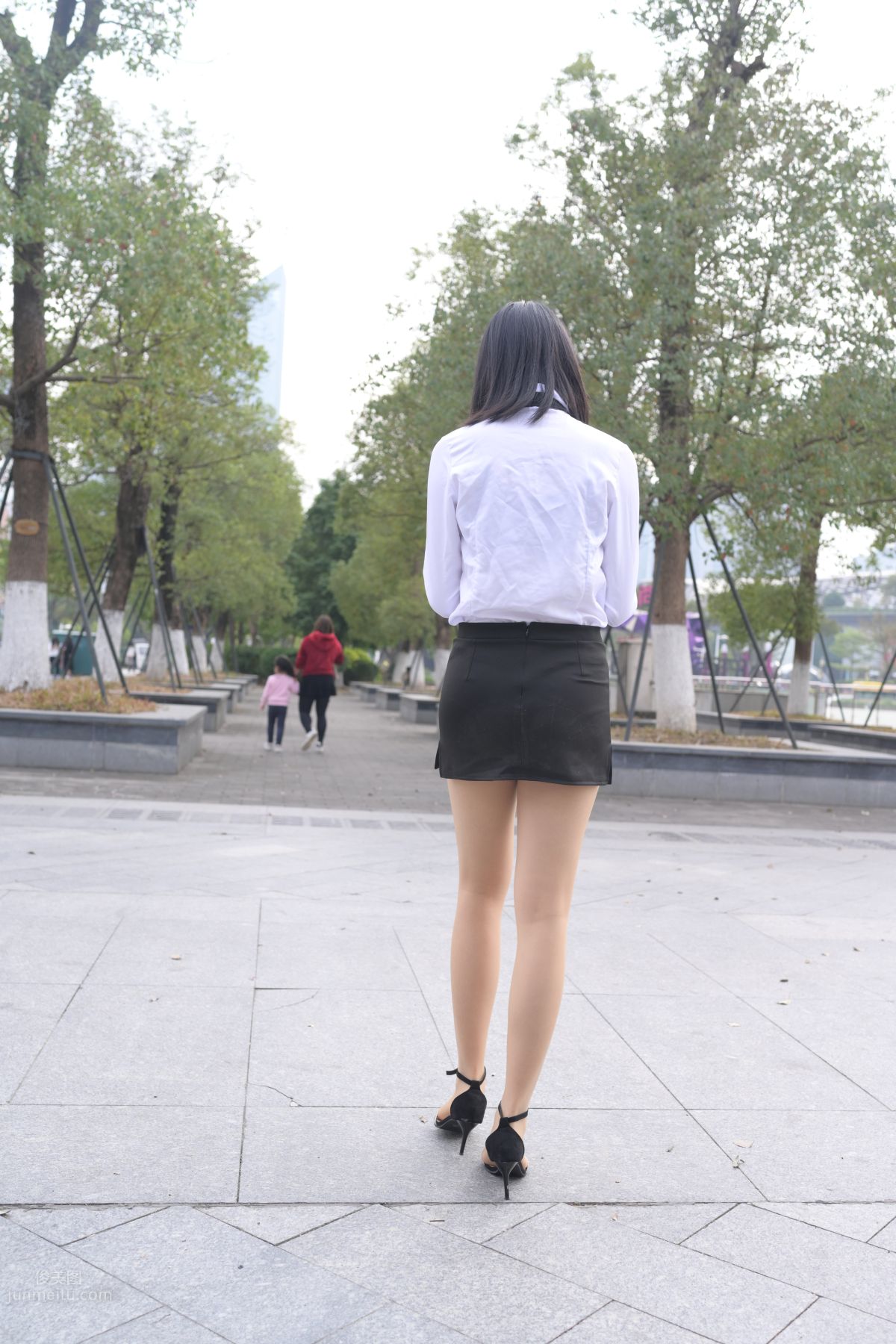 [魔鏡街拍] 084 程生街拍-商城推銷美女長腿肉絲制服 263