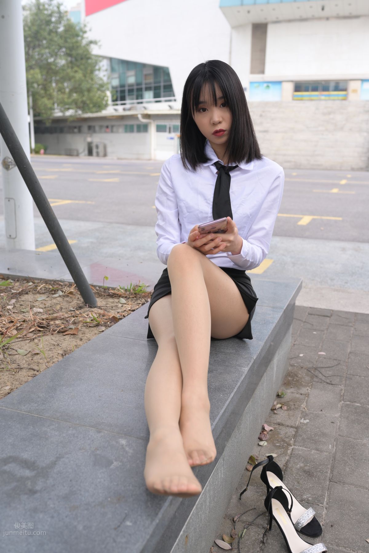 [魔鏡街拍] 084 程生街拍-商城推銷美女長腿肉絲制服 211