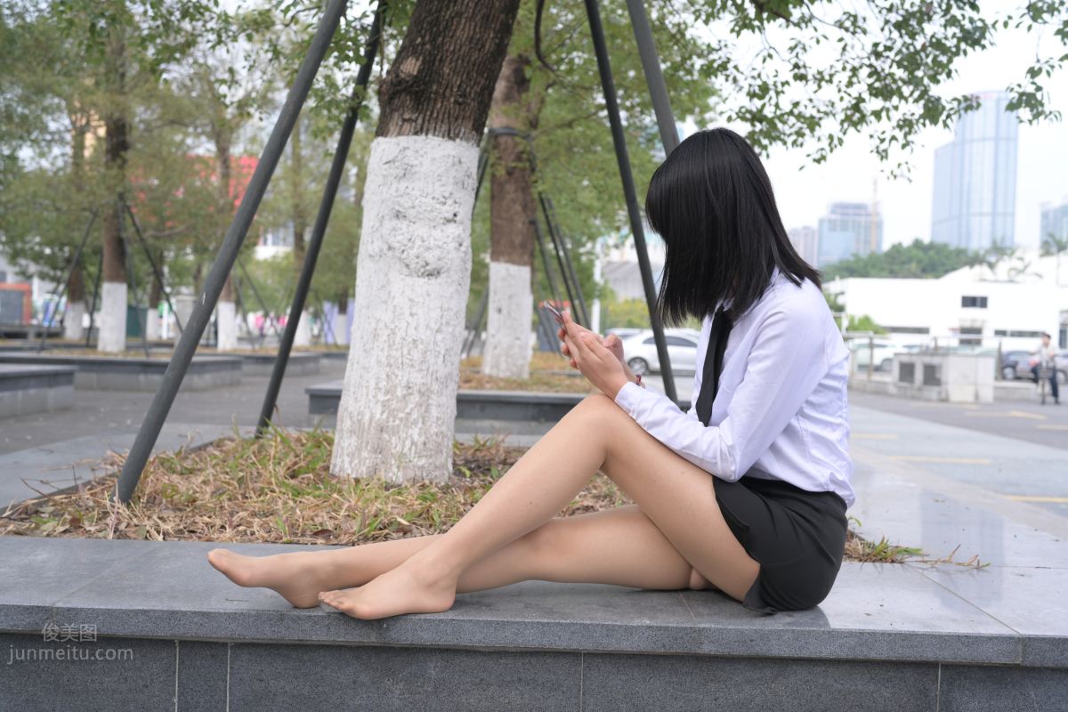 [魔鏡街拍] 084 程生街拍-商城推銷美女長腿肉絲制服 205