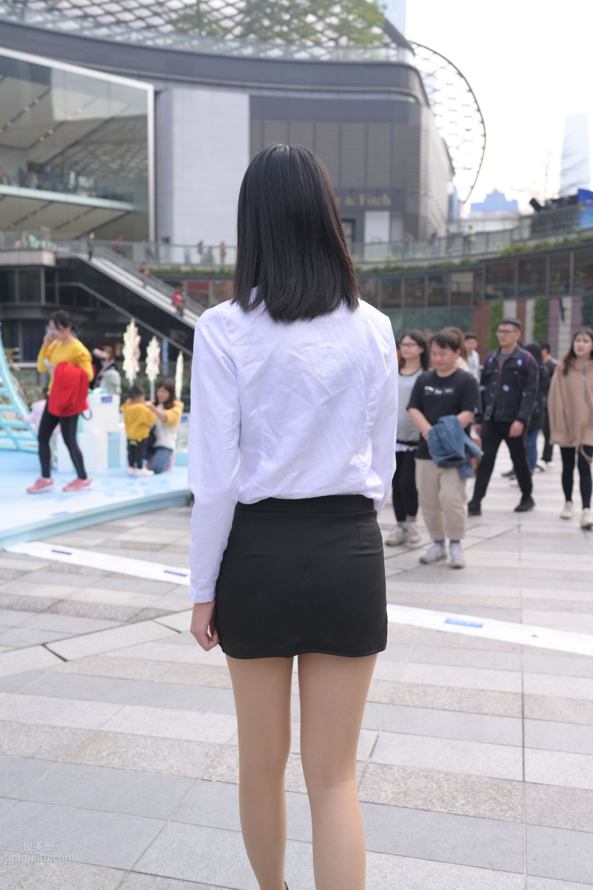 [魔鏡街拍] 084 程生街拍-商城推銷美女長腿肉絲制服 367