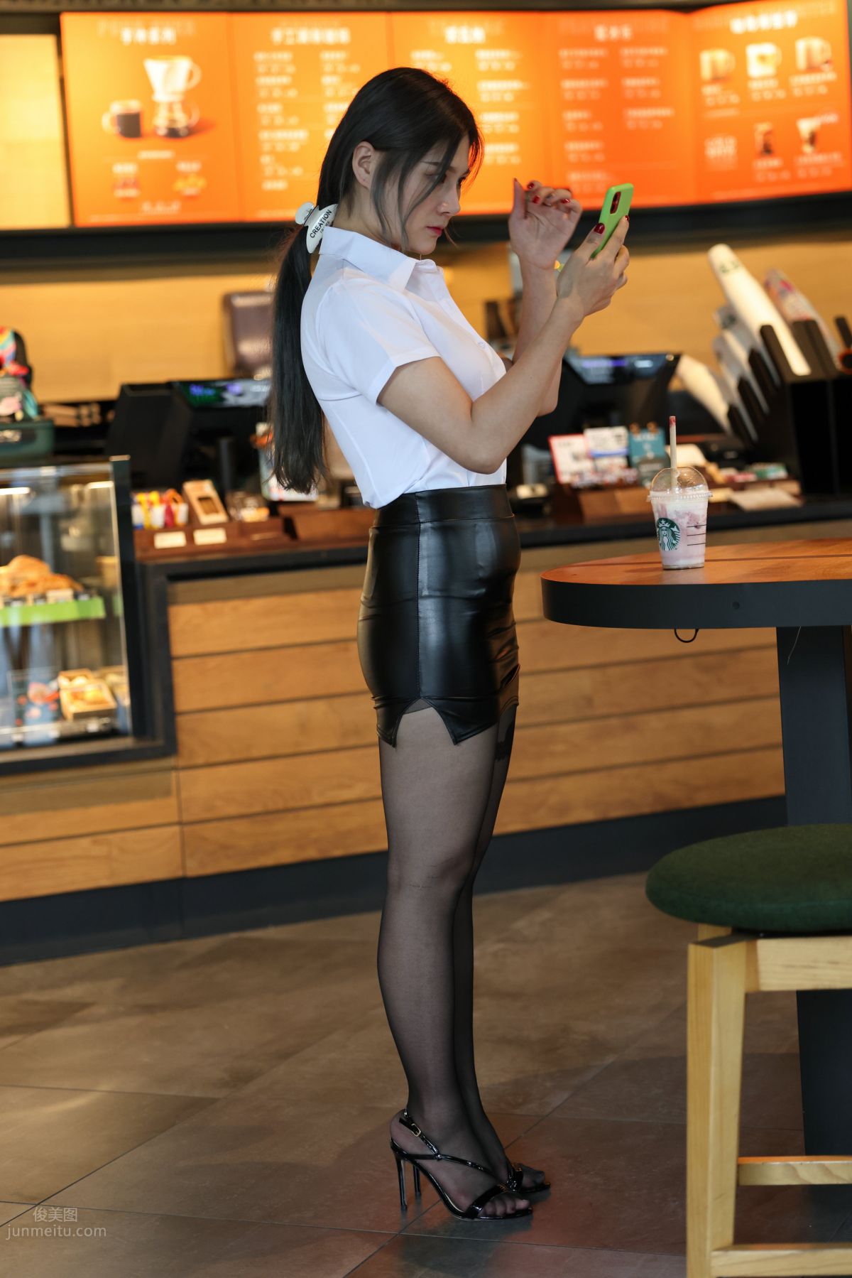 [Mojing Street] 093 Leather Skirt and Black Stockings photo 89