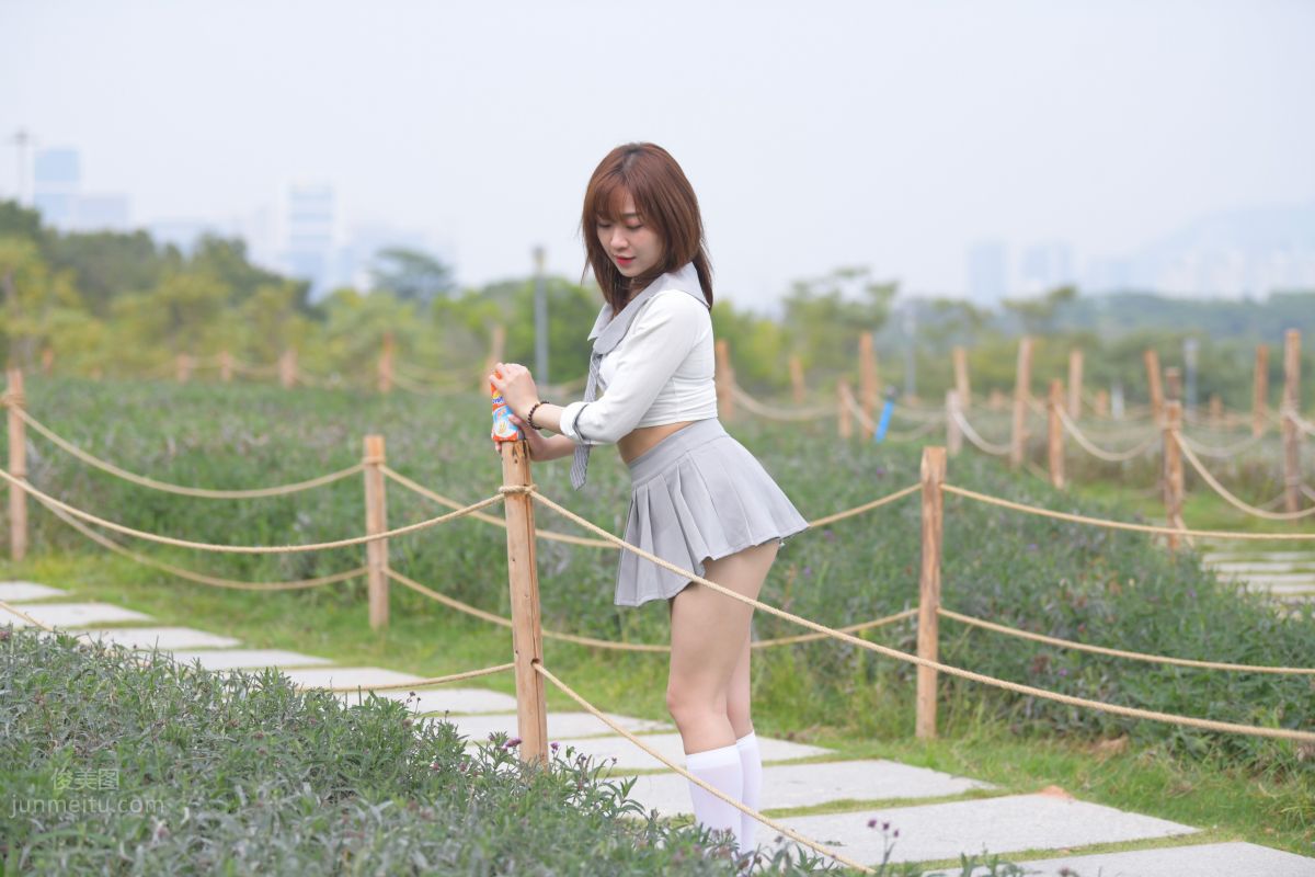 [Mojing Street] 095 Sexy and Moving Beauty in a Small Pleated Skirt photo 3